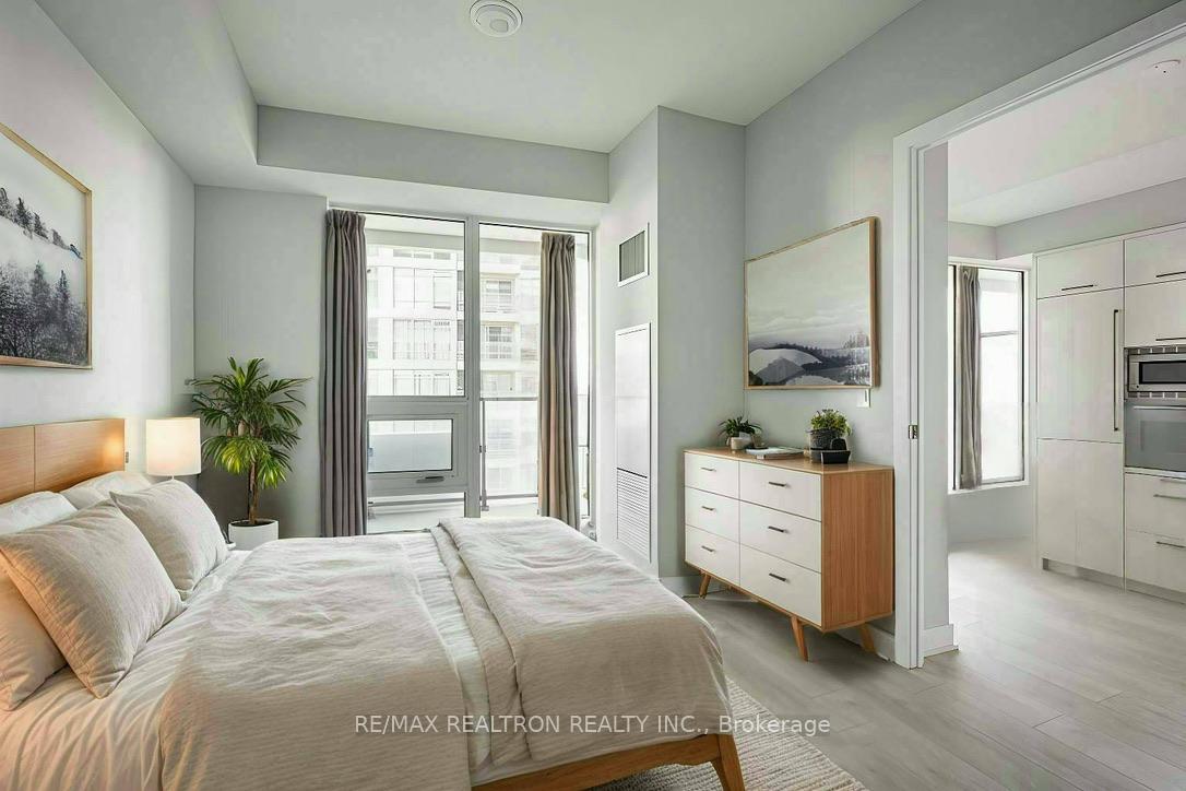 1 Bedroom Condo at 2221 Yonge,  Toronto For sale