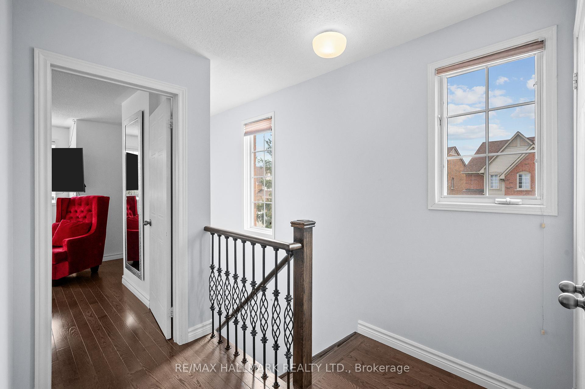 3 Bedrooms Condo at 5950 Glen Erin,  Mississauga For sale