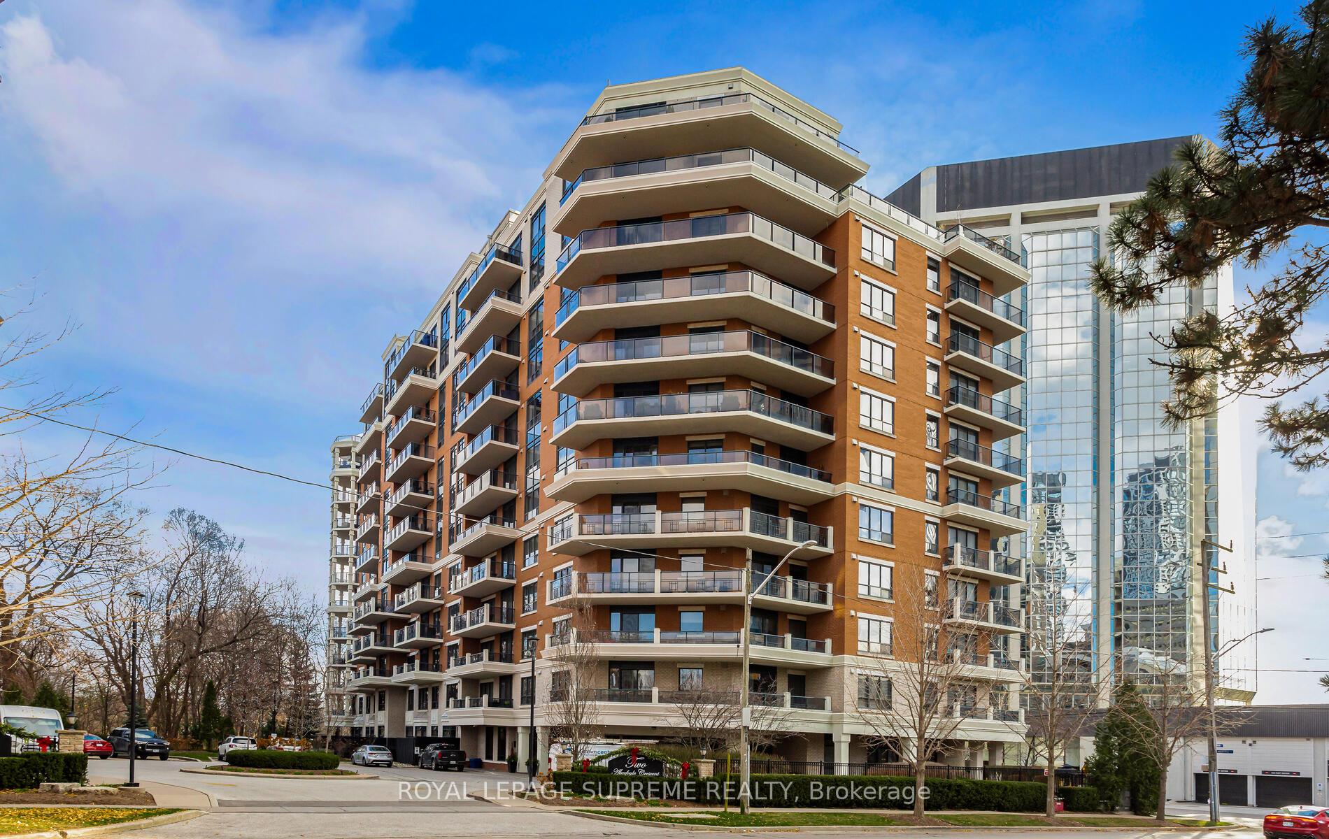 1 Bedroom Condo at 2 Aberfoyle, Toronto For sale