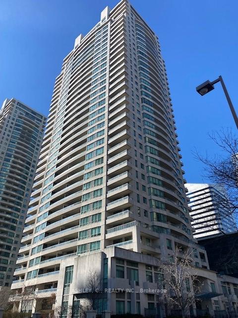2 Bedrooms Condo at 23 Hollywood,  Toronto For sale
