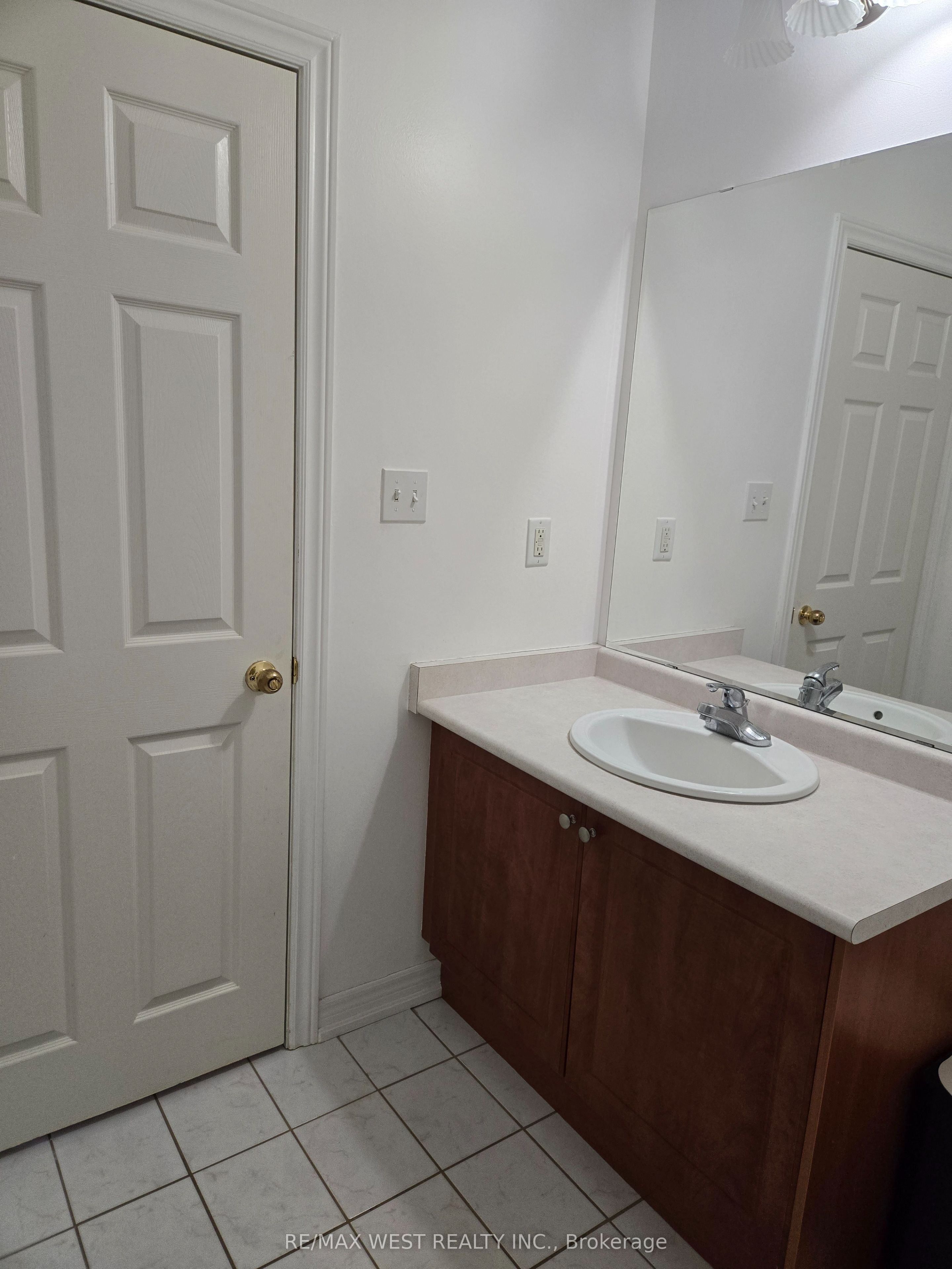 9441 Jane Street, #211