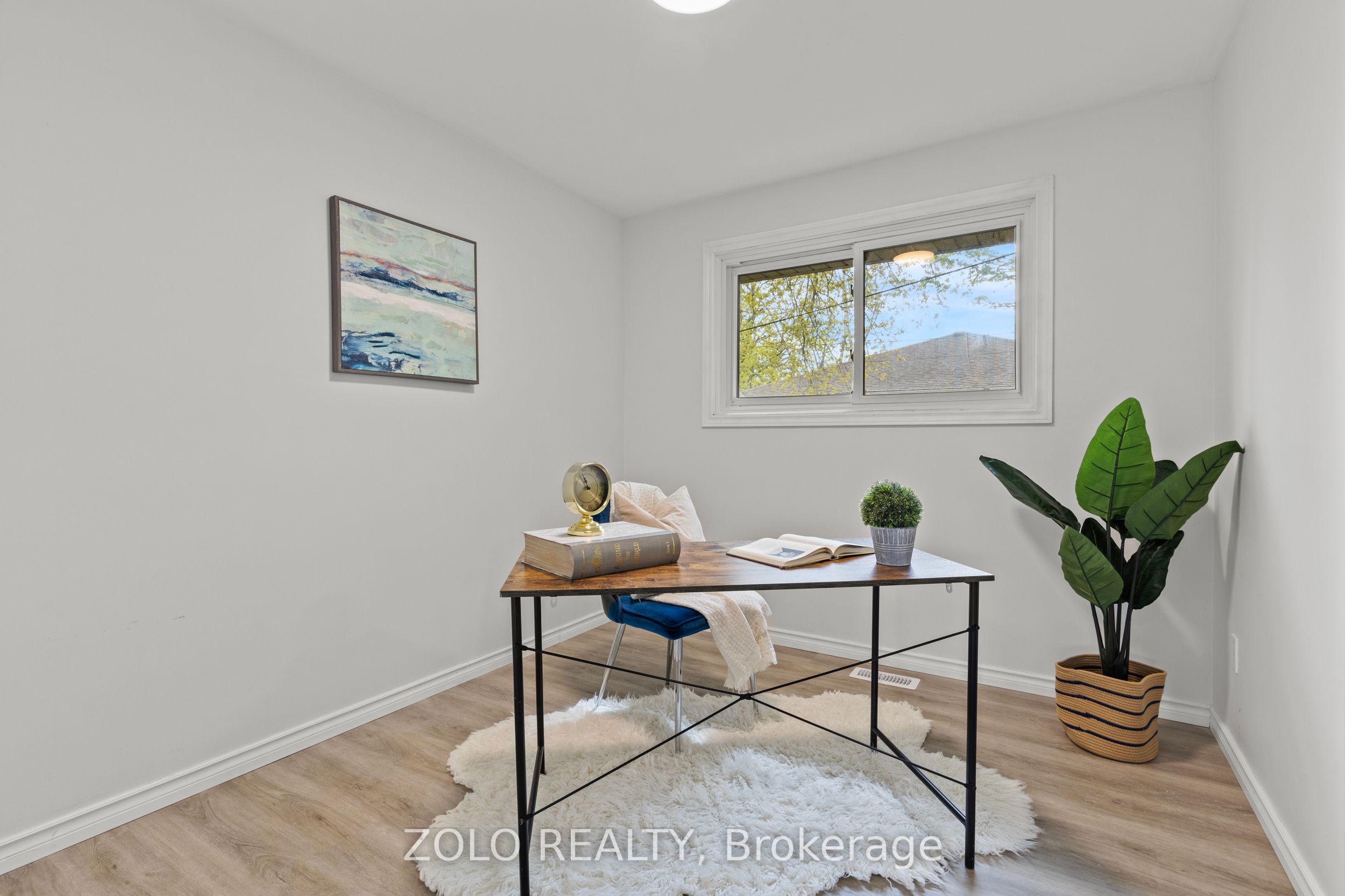 215 Mackenzie Crescent