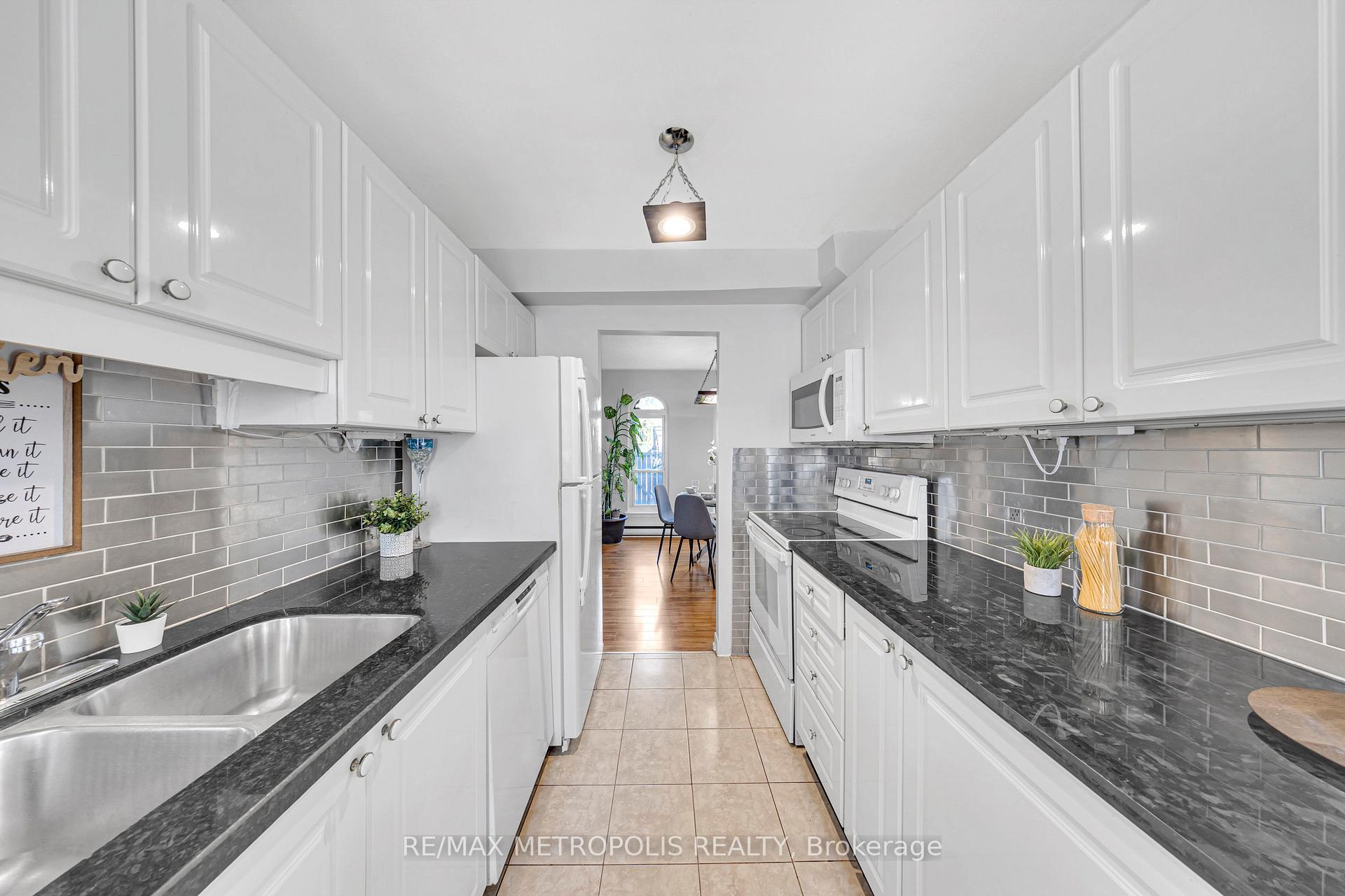 4 Bedrooms Condo at 2550 Birchmount, Toronto For sale
