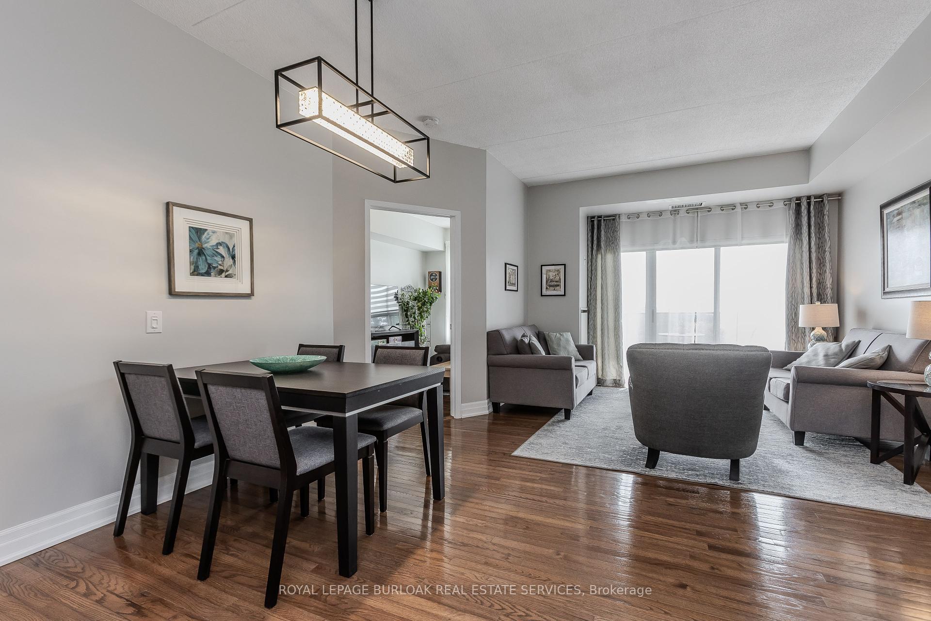 2 Bedrooms Condo at 2085 Amherst Heights, Burlington For sale