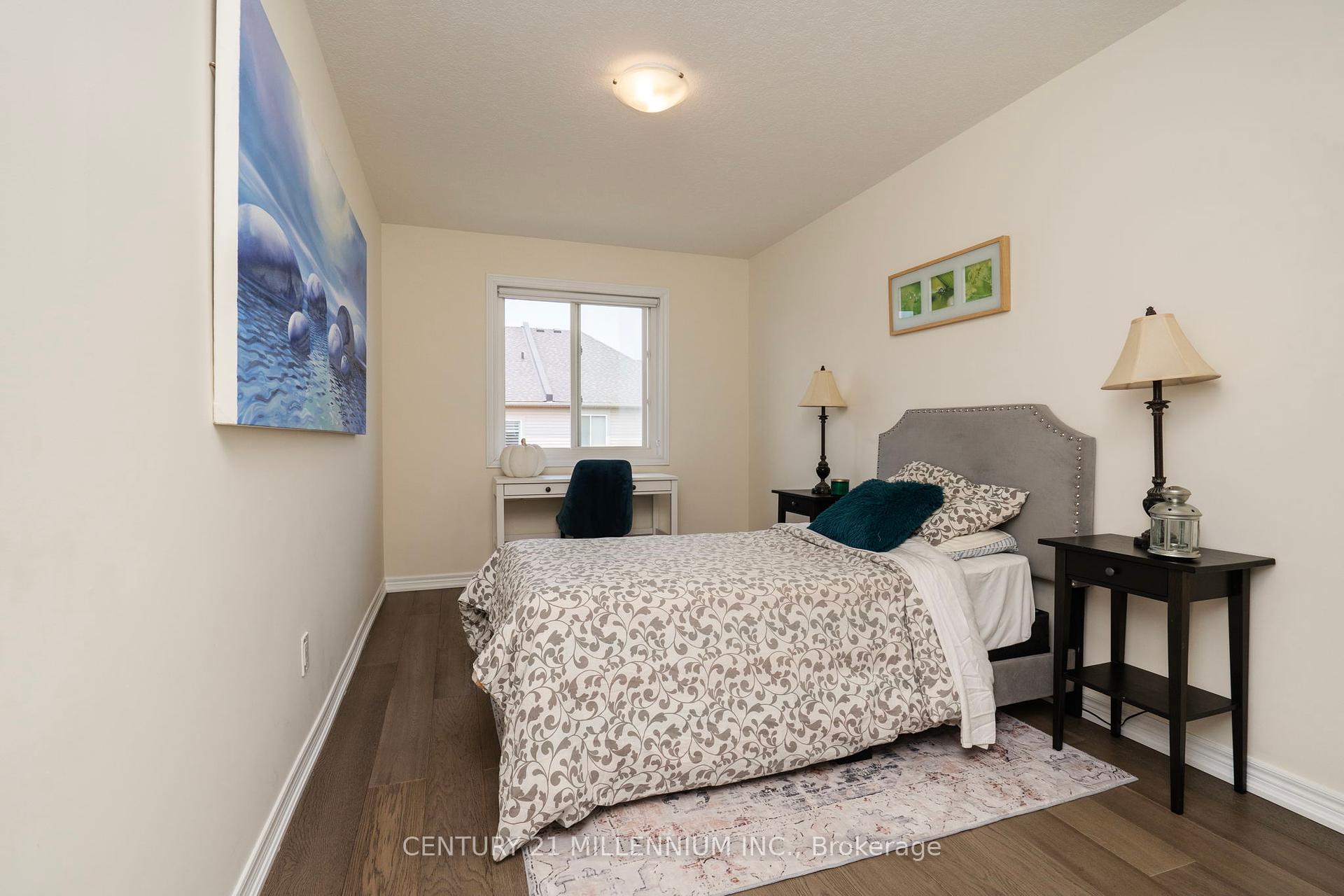 3 Bedrooms Condo at 19 Arietta, Hamilton For sale