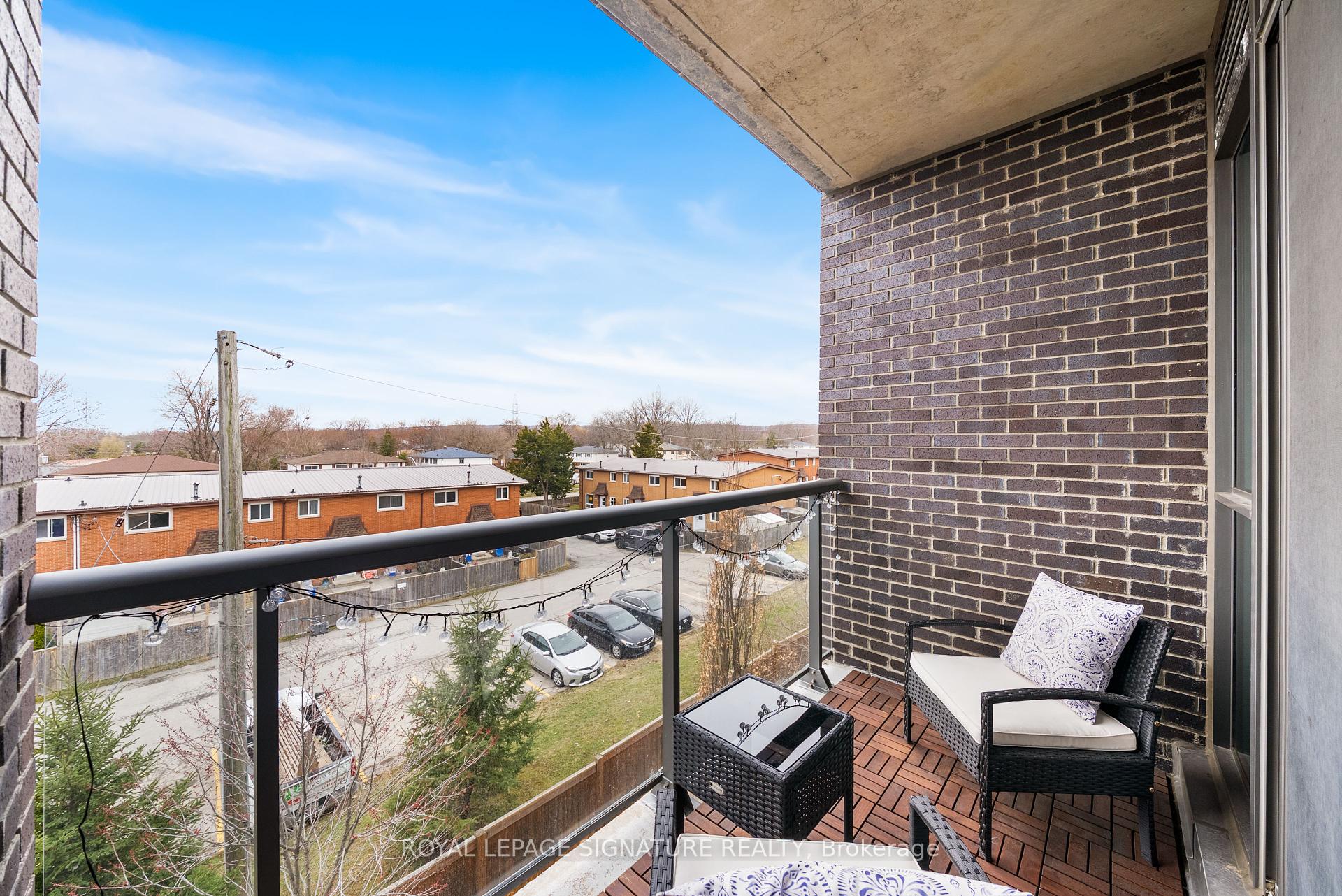 2 Bedrooms Condo at 1284 Guelph, Burlington For sale