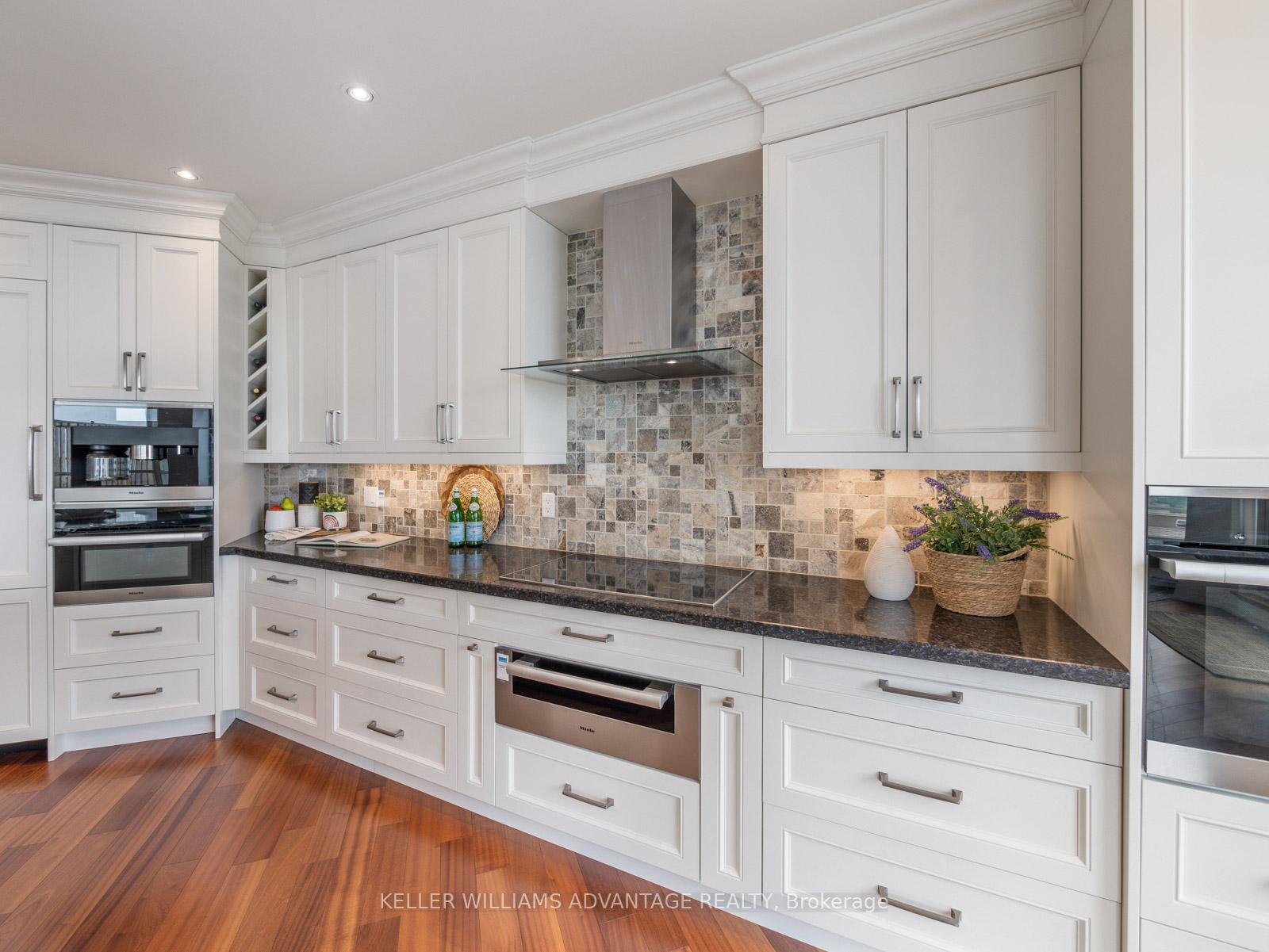 3 Bedrooms Condo at 20 Guildwood,  Toronto For sale