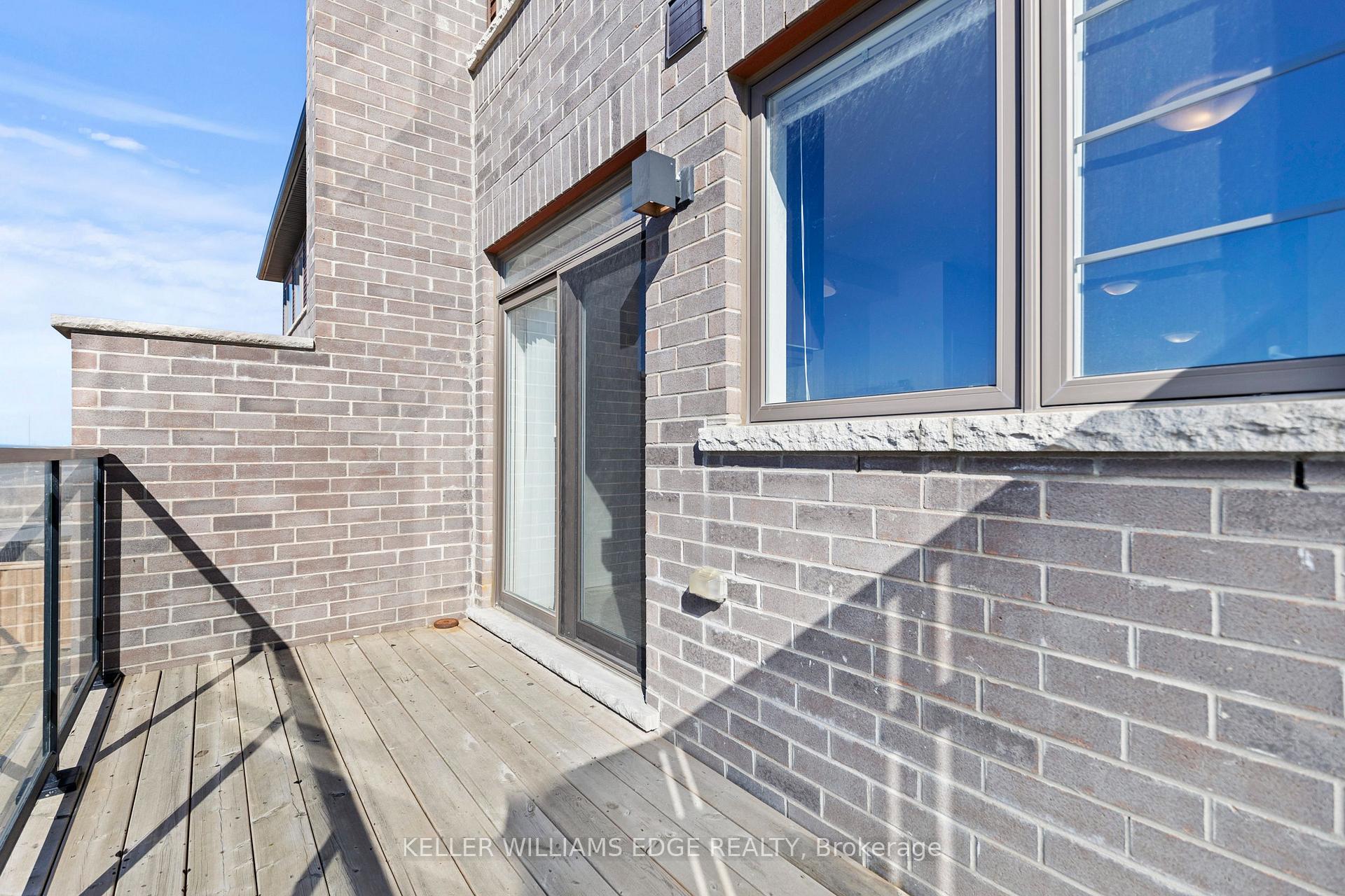 3 Bedrooms Condo at 30 Time Square, Hamilton For sale