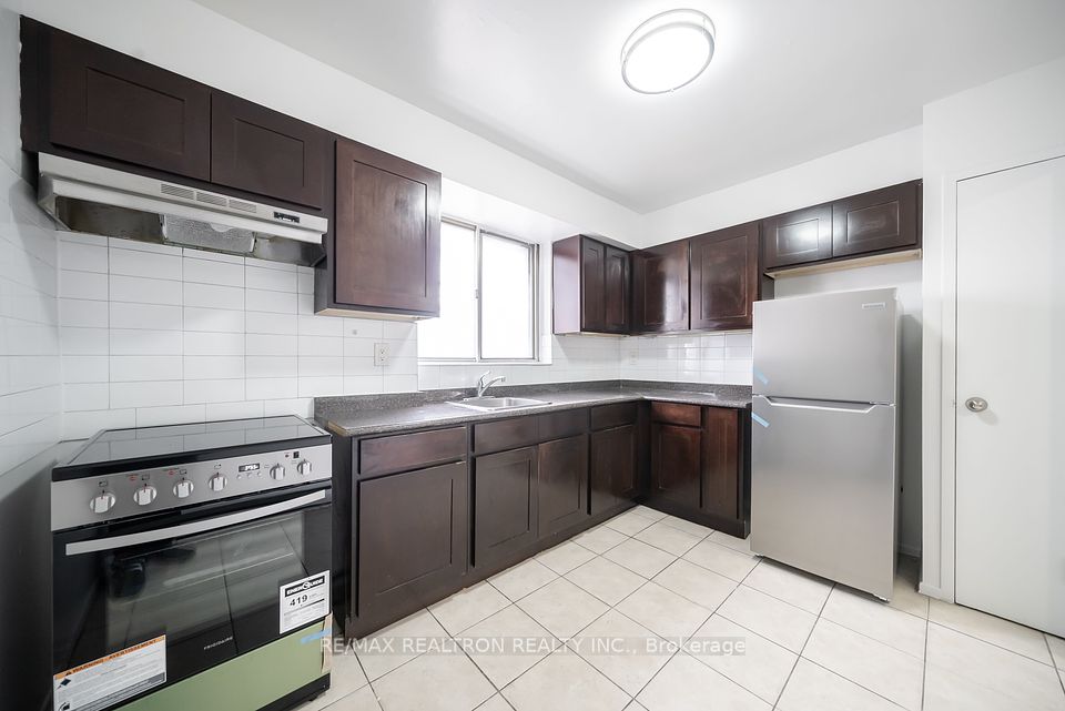1042 Sheppard Avenue