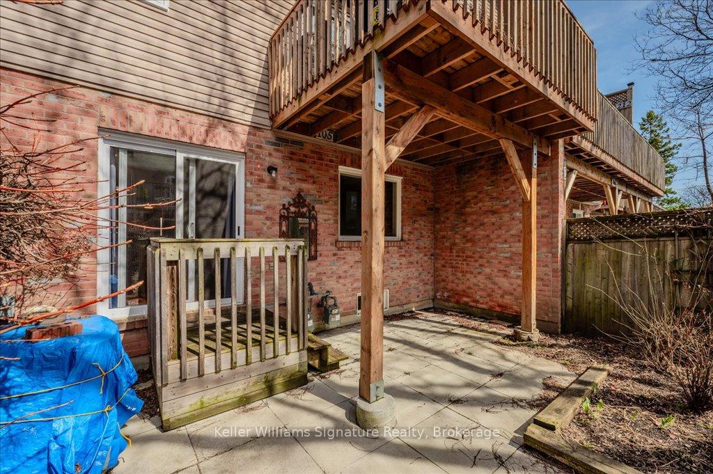 3 Bedrooms Condo at 2055 Walkers,  Burlington For sale