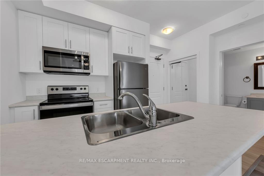 1 Bedroom Condo at 460 Dundas,  Hamilton For sale