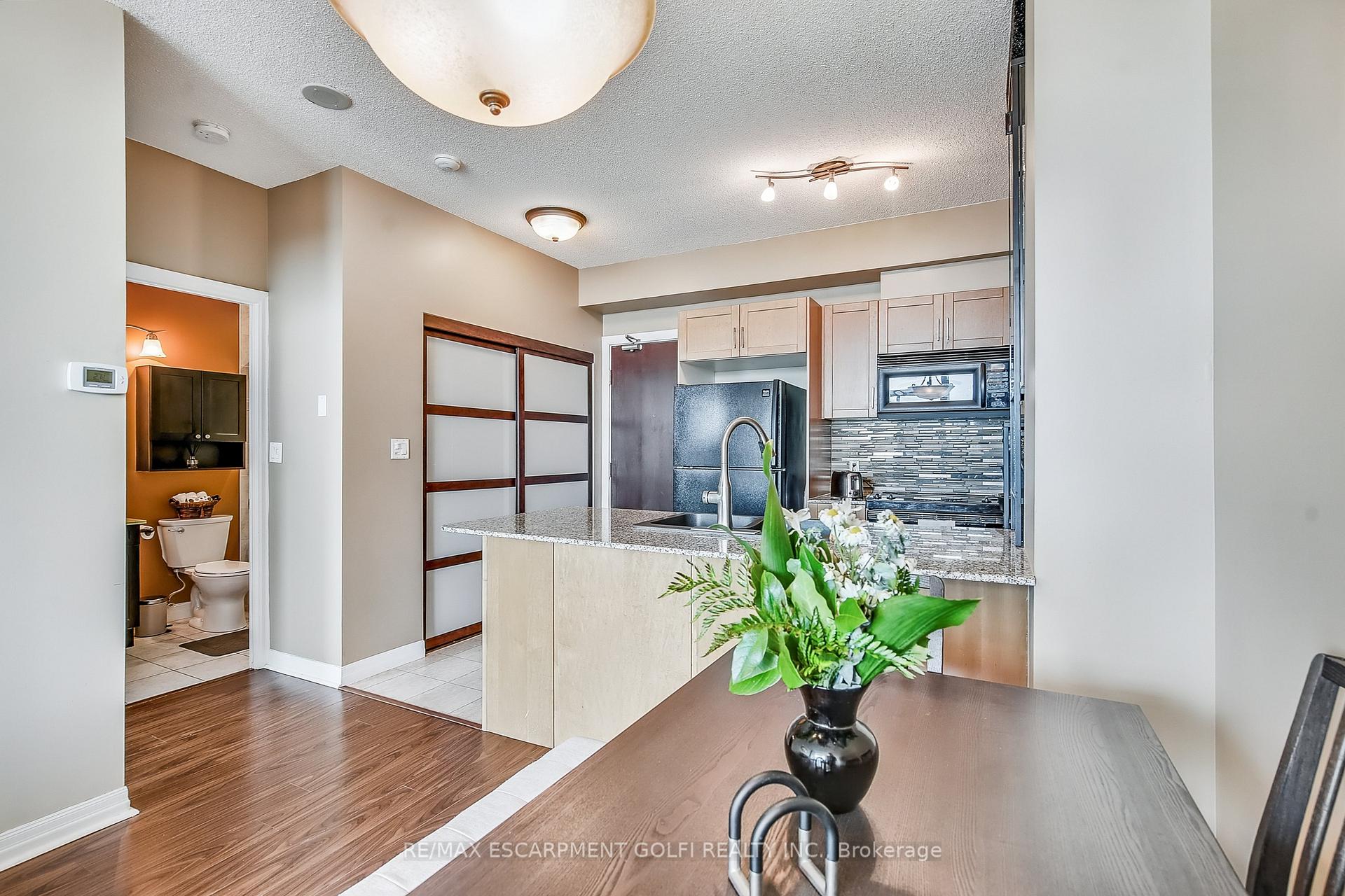 1 Bedroom Condo at 1359 Rathburn, Mississauga For sale