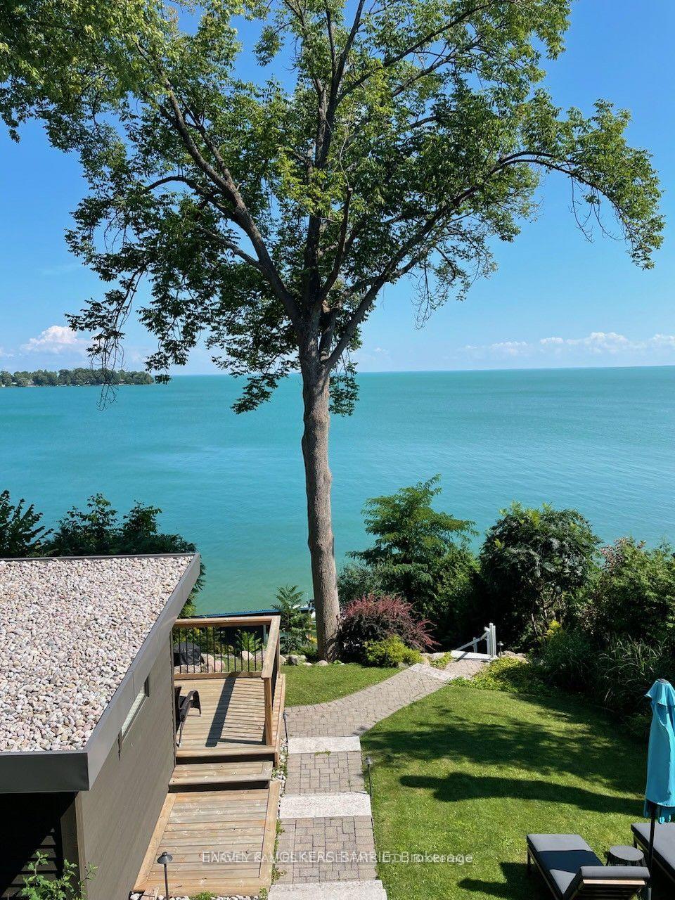 2369 Lakeshore Road E