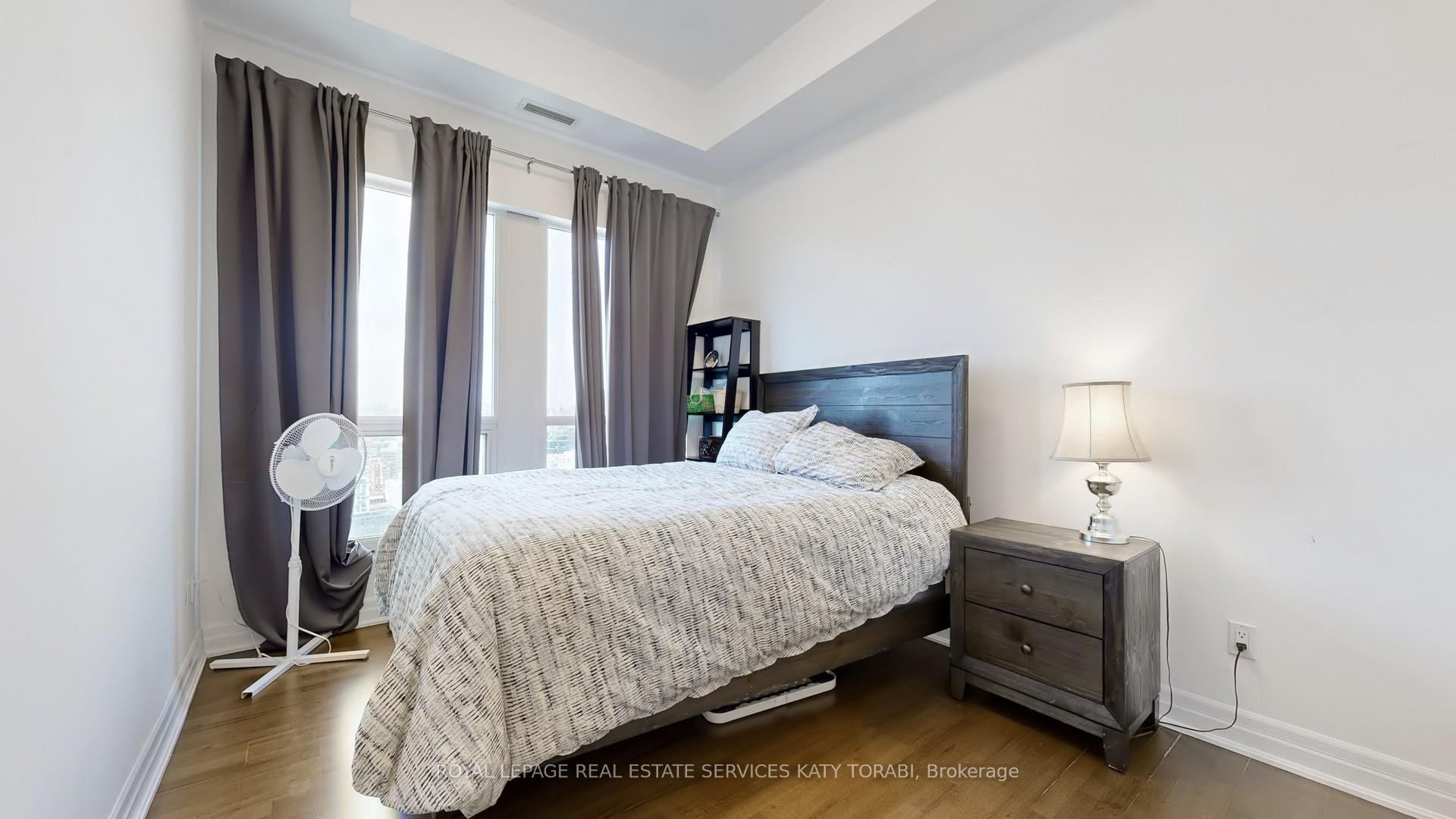 3 Bedrooms Condo at 628 Fleet, Toronto For sale