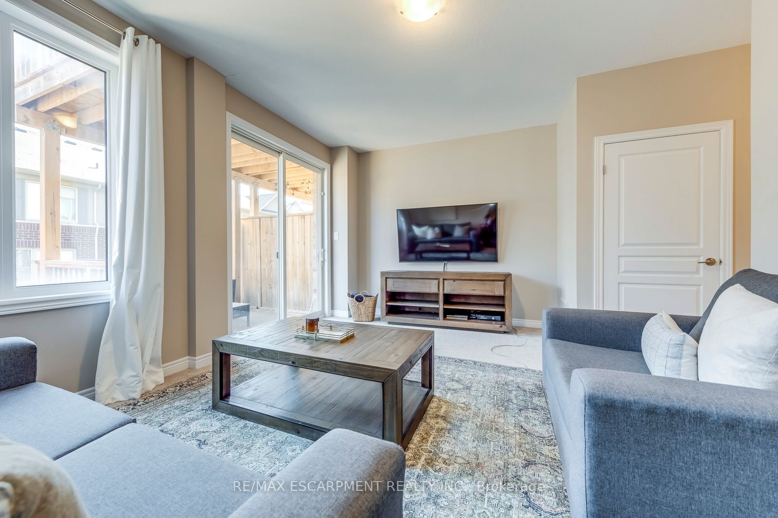 386 Belcourt Common