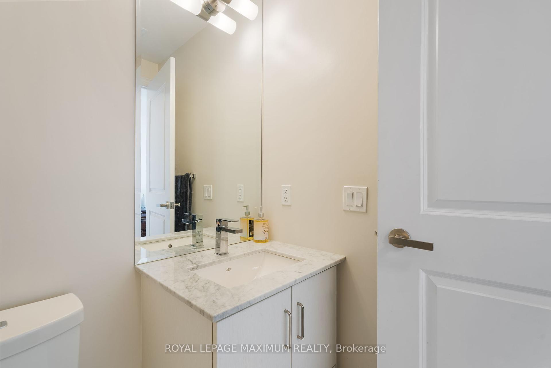 3 Bedrooms Condo at 9075 Jane, Vaughan For sale