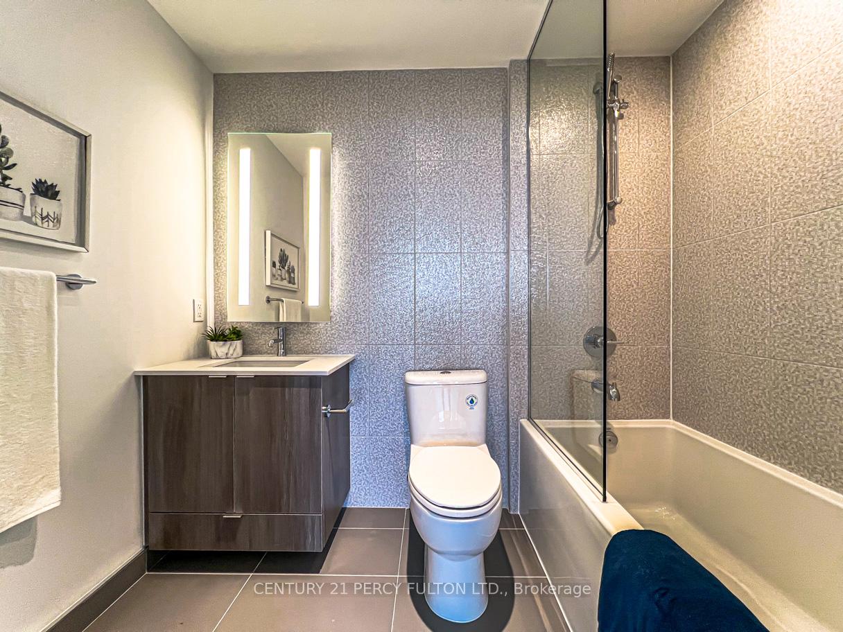 3 Bedrooms Condo at 585 Bloor, Toronto For sale