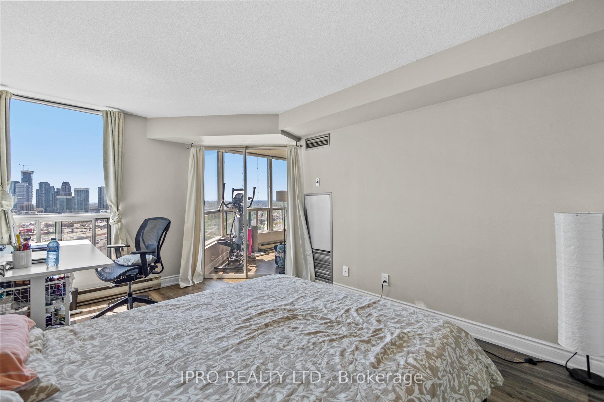 3 Bedrooms Condo at 4460 Tucana, Mississauga For sale