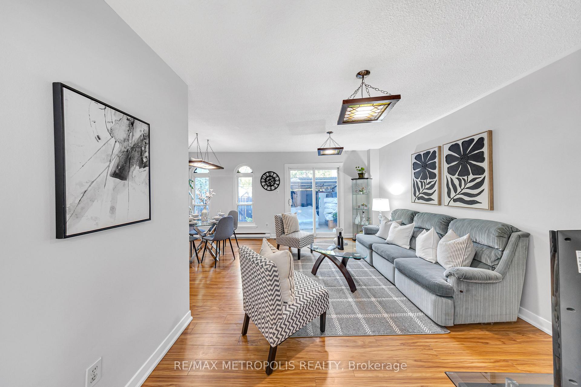 4 Bedrooms Condo at 2550 Birchmount, Toronto For sale