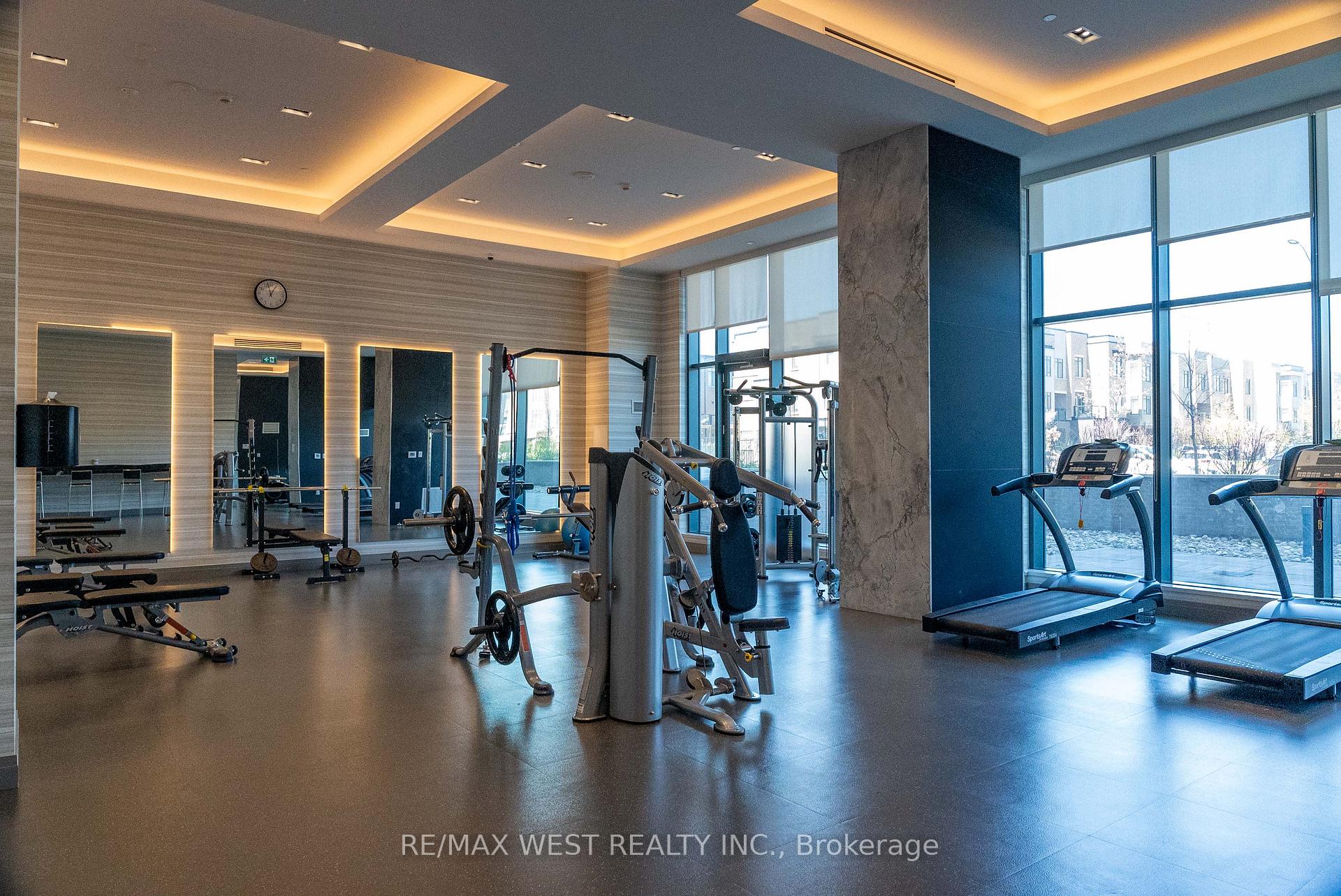 1 Bedroom Condo at 100 Eagle Rock, Vaughan For sale