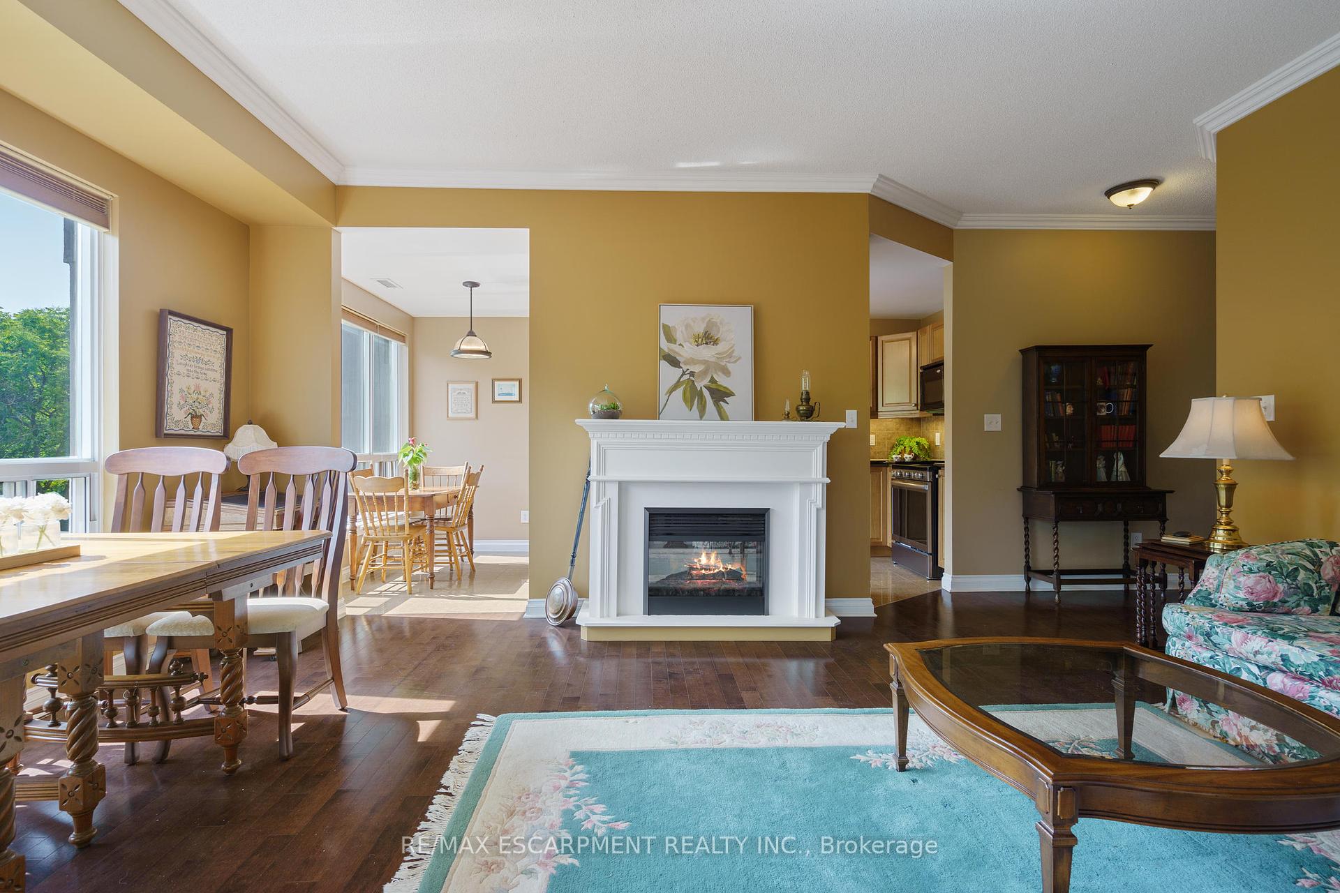 2 Bedrooms Condo at 4000 Creekside, Hamilton For sale