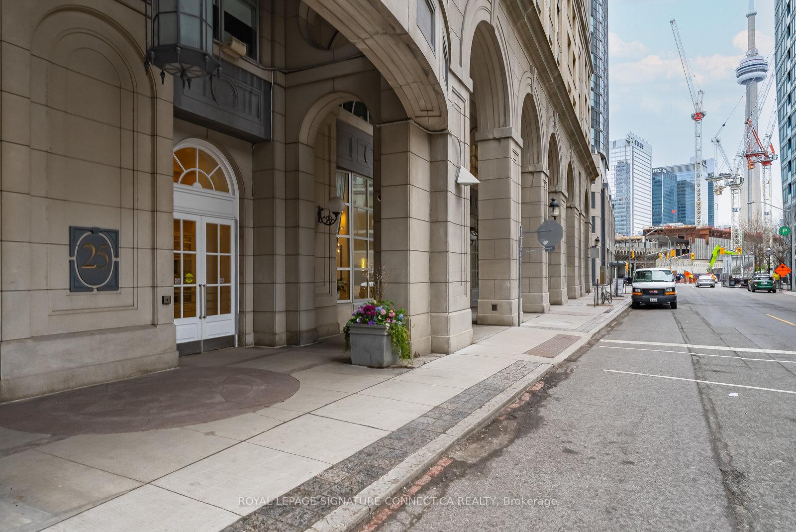 2 Bedrooms Condo at 25 The Esplanade, Toronto For sale
