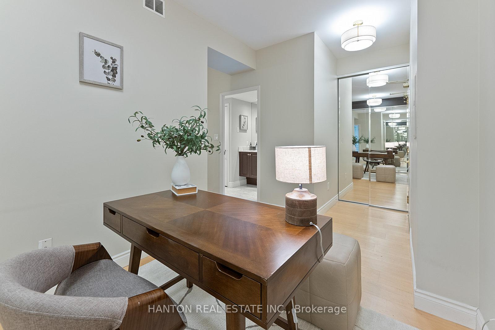 2 Bedrooms Condo at 77 Mcmurrich,  Toronto For sale