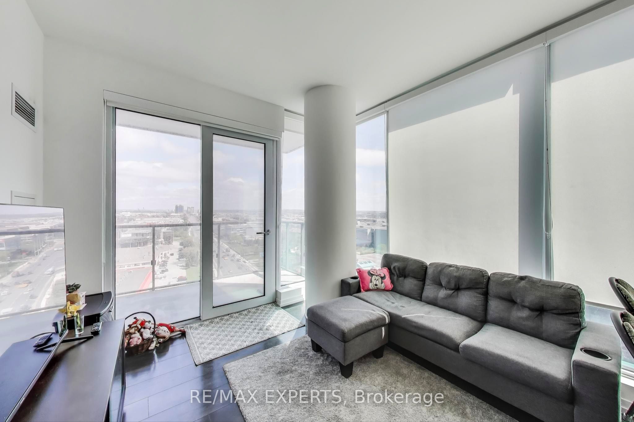 7890 Jane Street 1609