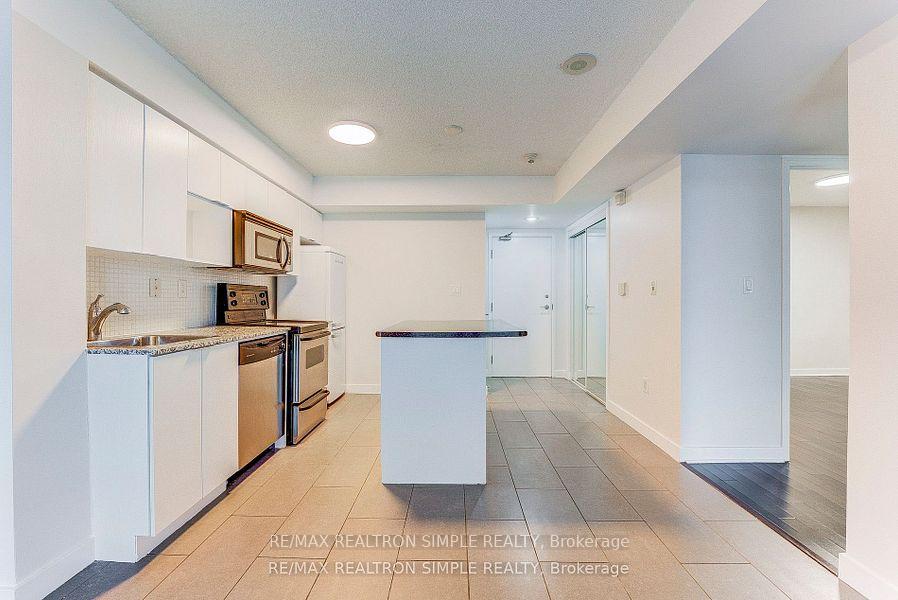 2 Bedrooms Condo at 15 Brunel, Toronto For sale