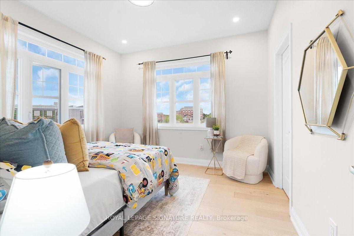 3 Bedrooms Condo at 2916 Highway 7, Vaughan For sale
