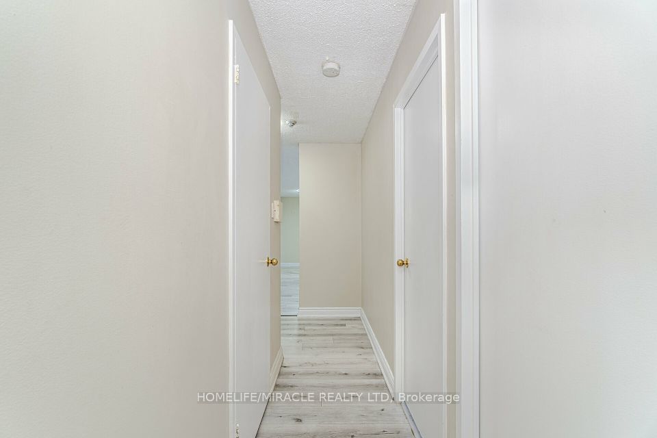 https://trreb-image.ampre.ca/yIOoA6C7pJqyQmHyS5tXo3iTFGZwYbUyN1rYKi1-4Ks/rs:fit:960:960/wm:.5:so:0:50:.4/wmsh:10/wmt:PHNwYW4gZm9yZWdyb3VuZD0nd2hpdGUnIGZvbnQ9JzY4Jz5IT01FTElGRS9NSVJBQ0xFIFJFQUxUWSBMVEQsIEJyb2tlcmFnZTwvc3Bhbj4/cb:20250208155656/L3RycmViL2xpc3RpbmdzLzQwLzU3LzI3LzQyL3AvMmIxMGU4ZmItY2Y0ZC00NzlhLThiOTMtMjhlNTE4NjEyZjc0LmpwZw.jpg