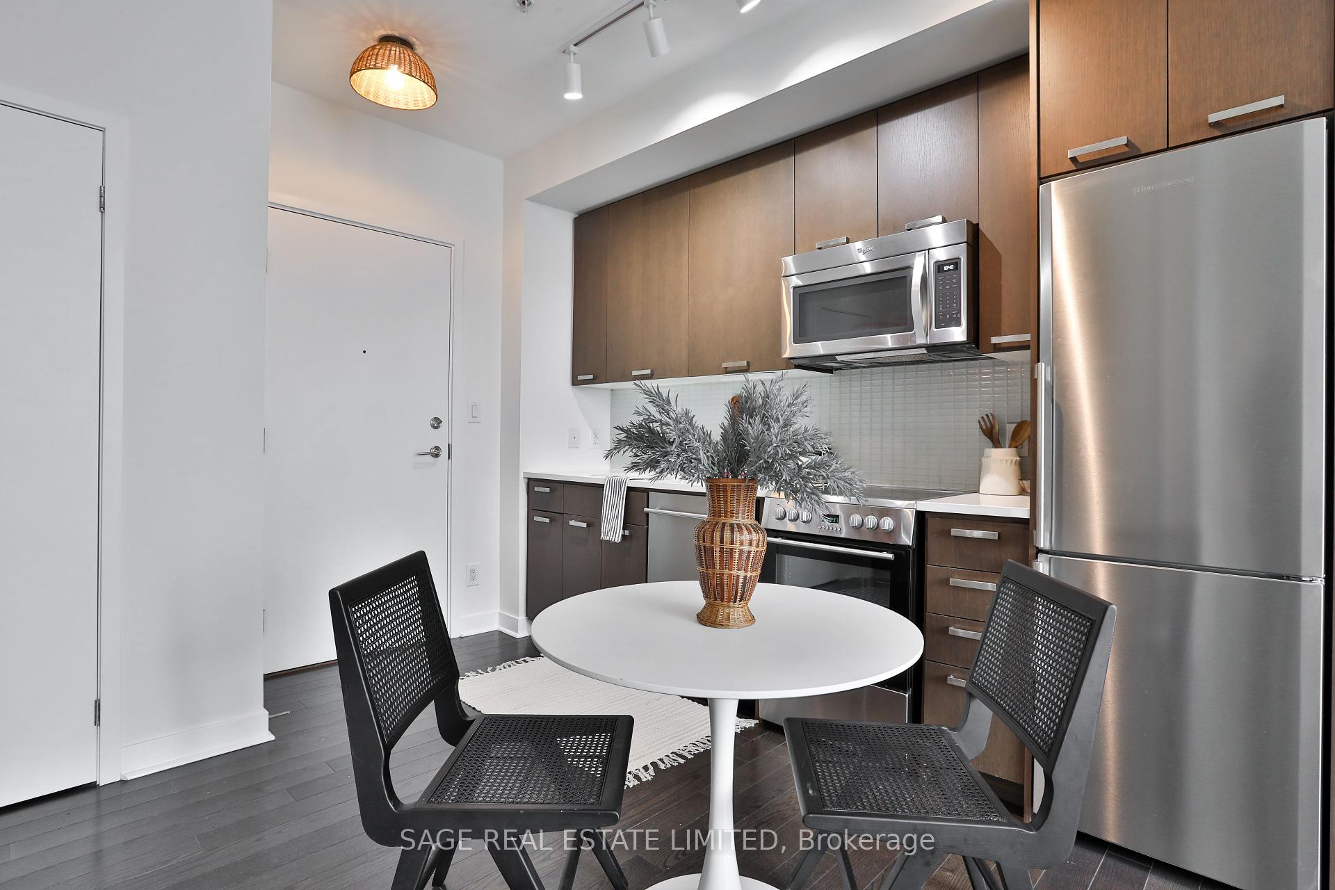 1 Bedroom Condo at 295 Adelaide,  Toronto For sale