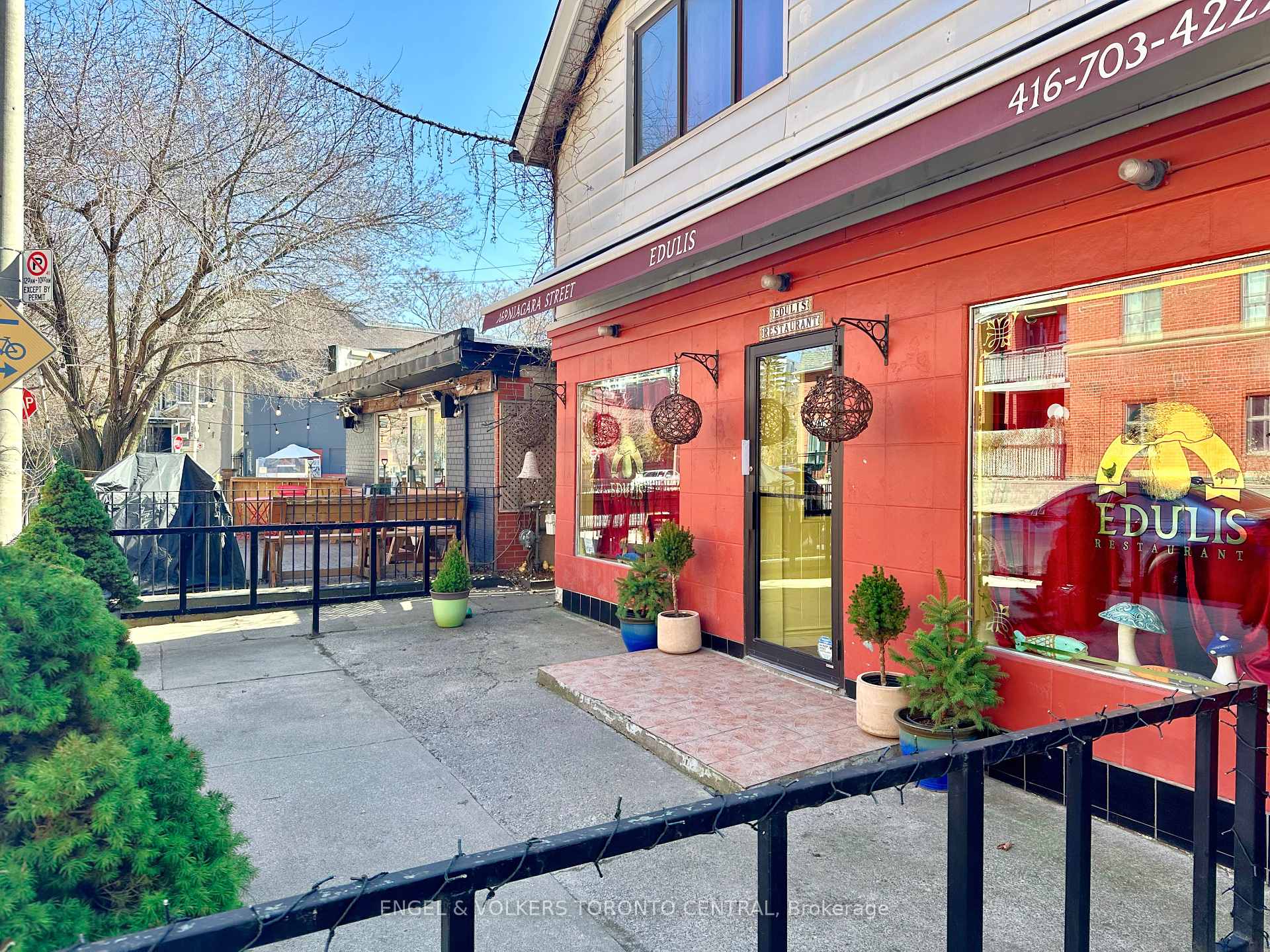 2 Bedrooms Condo at 12 Sudbury, Toronto For sale