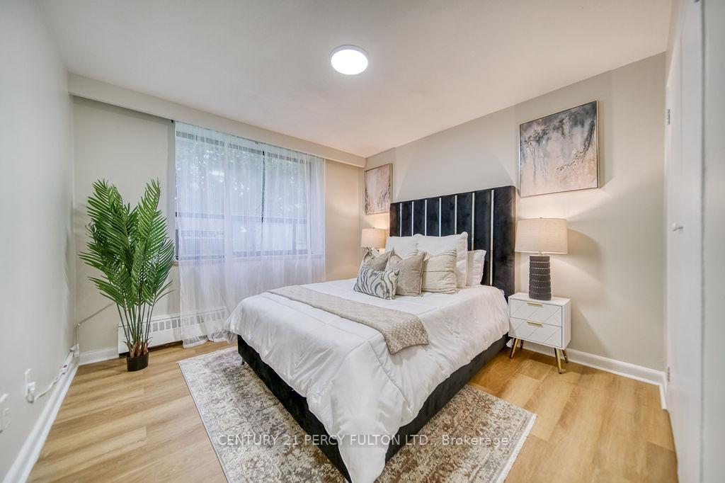 1 Bedroom Condo at 921 Midland, Toronto For sale