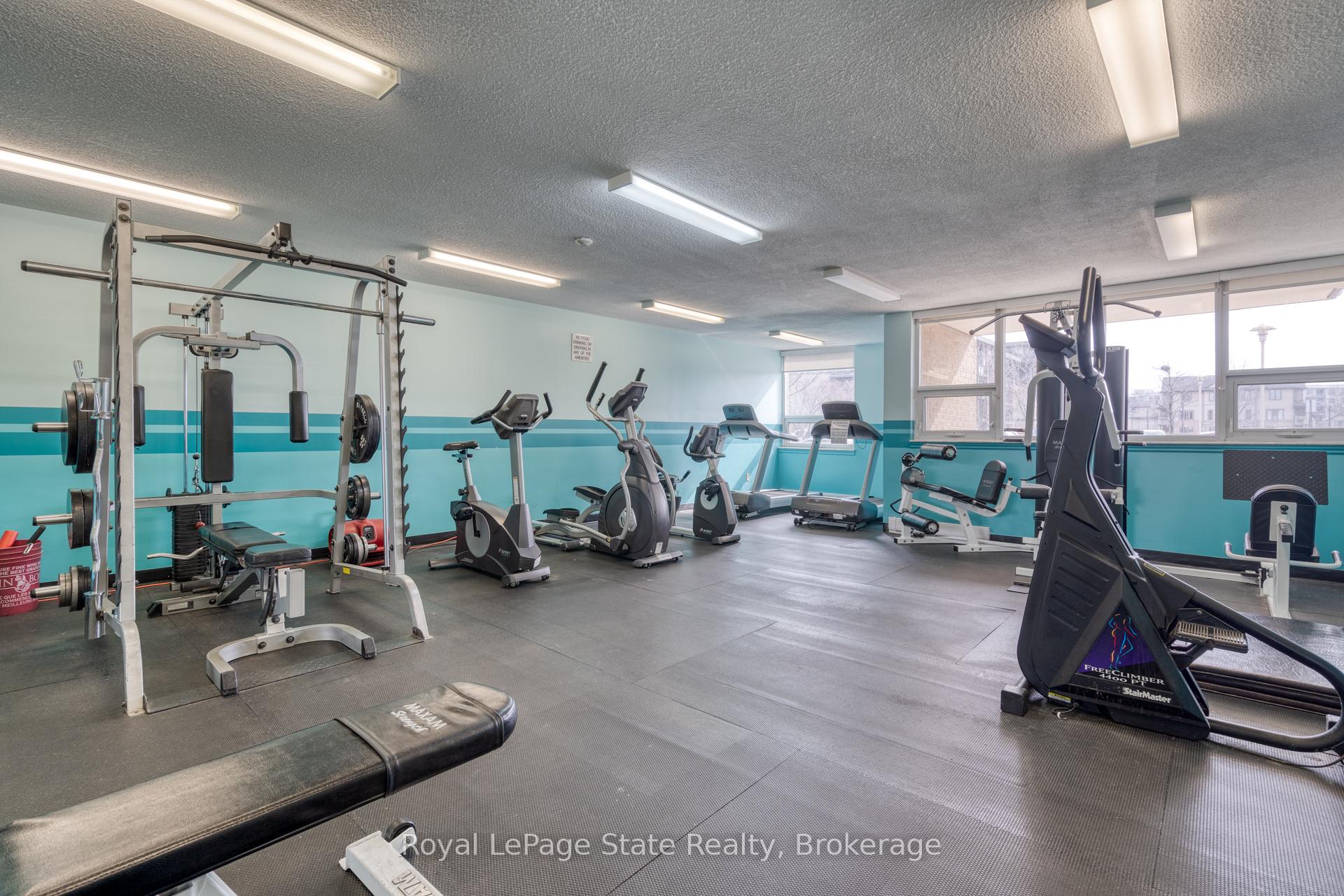2 Bedrooms Condo at 500 Green,  Hamilton For sale