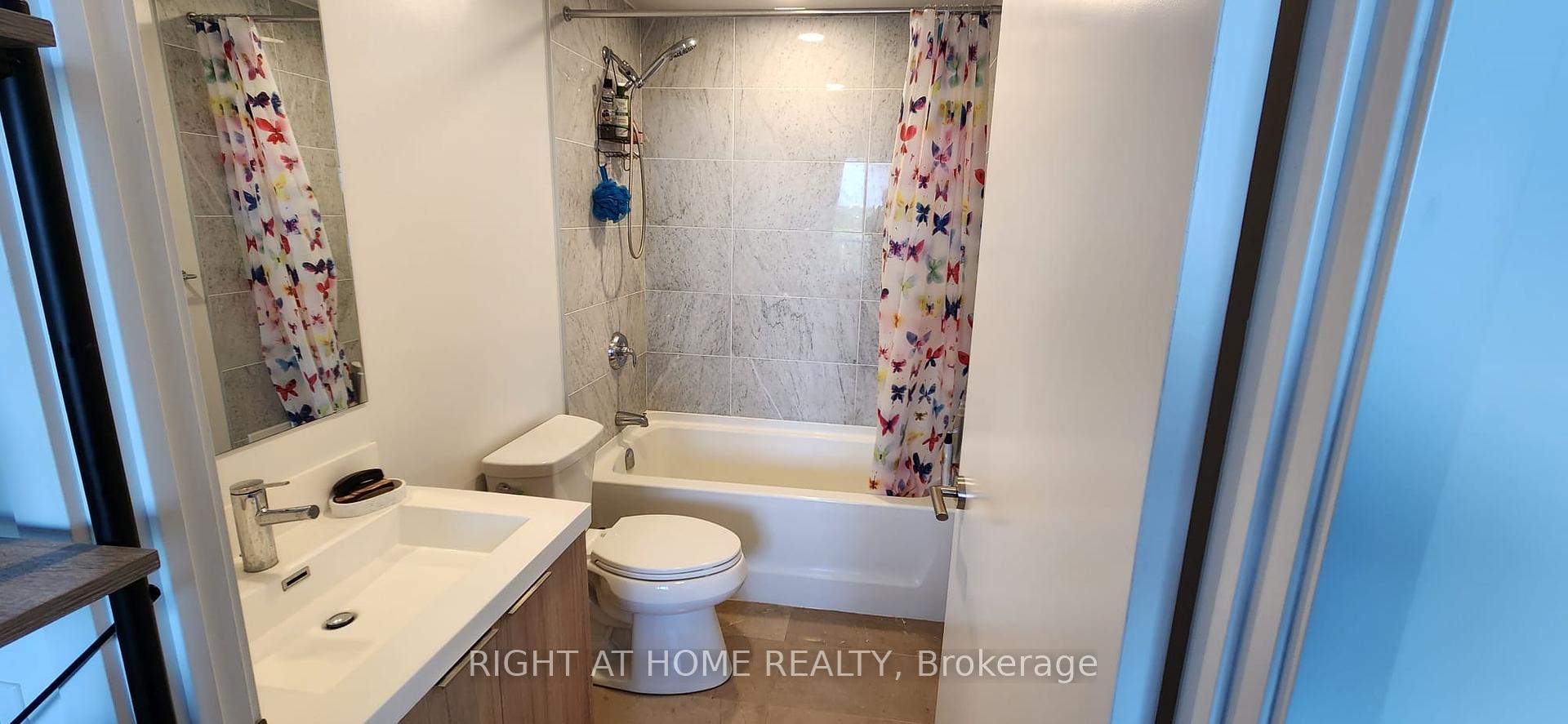 3 Bedrooms Condo at 20 O’Neill, Toronto For sale