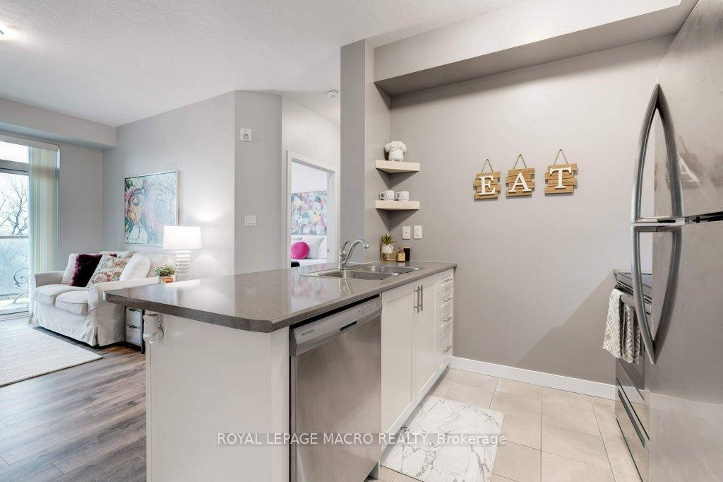 1 Bedroom Condo at 125 Shoreview,  Hamilton For sale