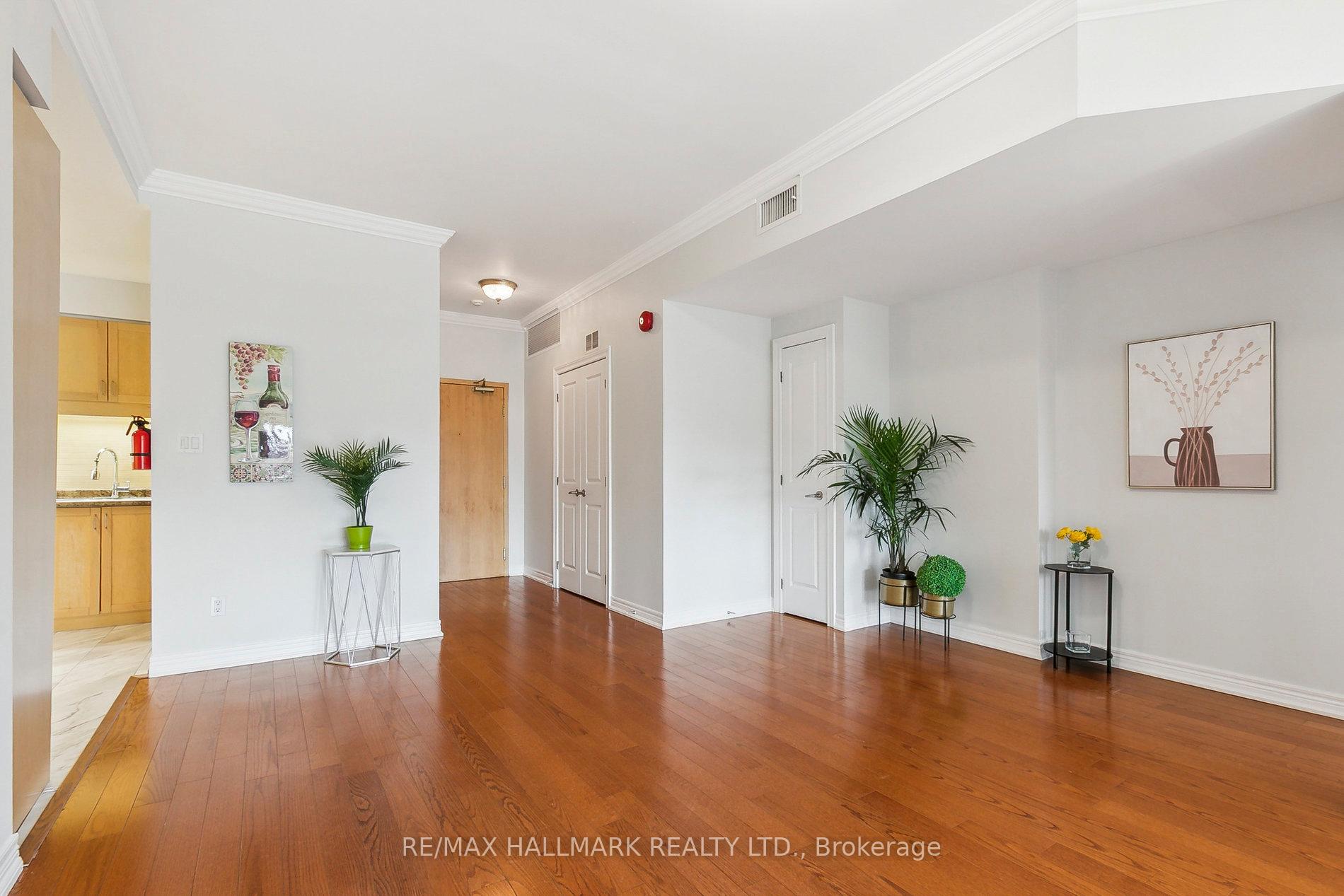 2 Bedrooms Condo at 1 Lawlor, Toronto For sale