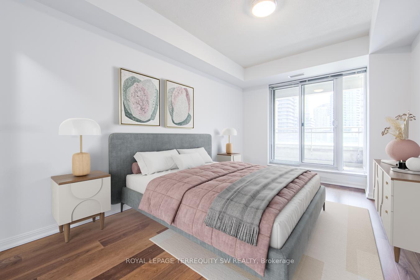 3 Bedrooms Condo at 628 Fleet, Toronto For sale
