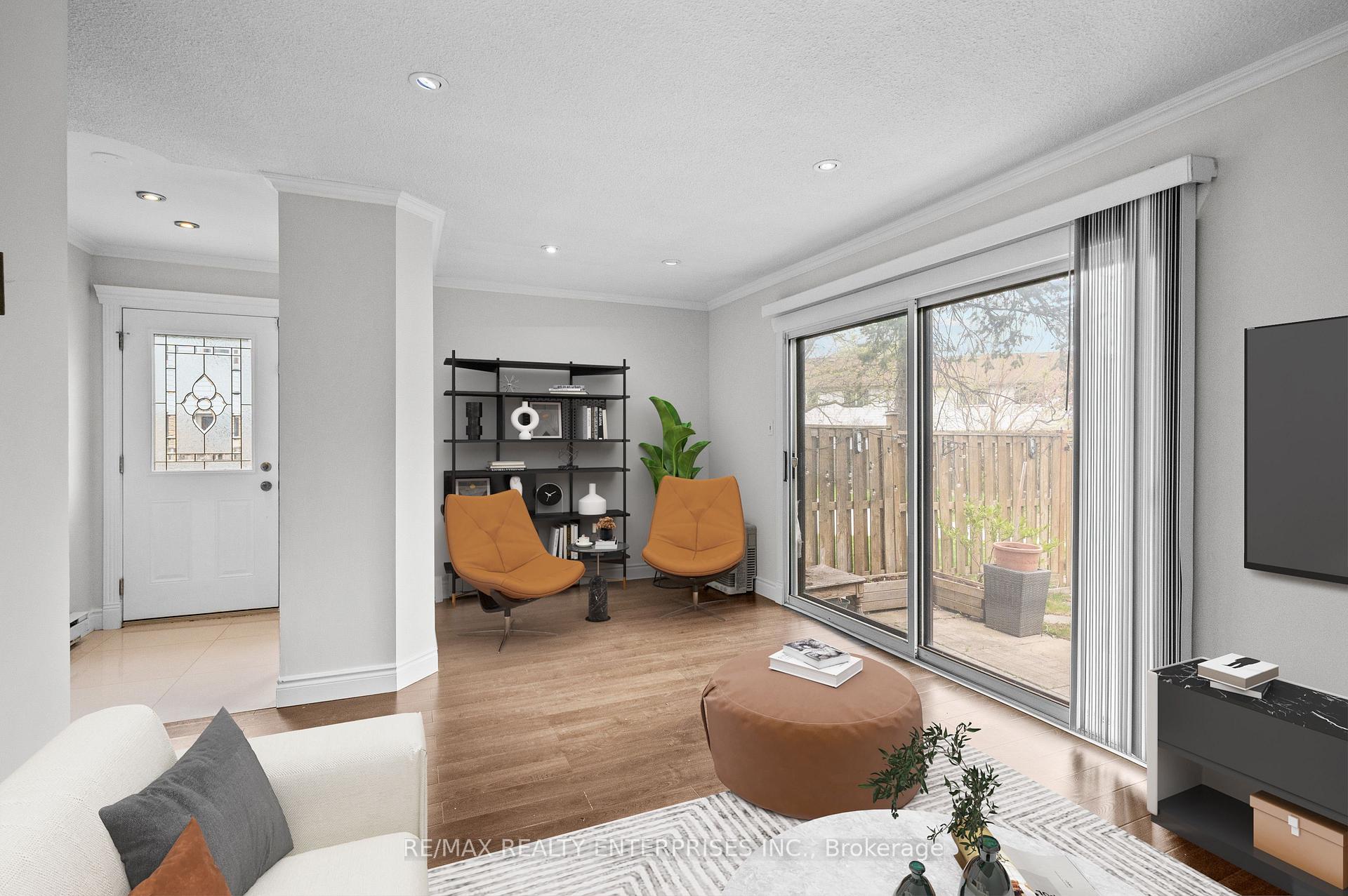 4 Bedrooms Condo at 6540 Falconer, Mississauga For sale