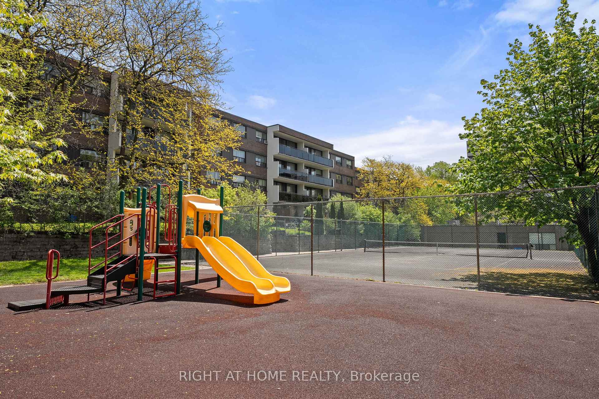 4 Bedrooms Condo at 1801 O’connor, Toronto For sale