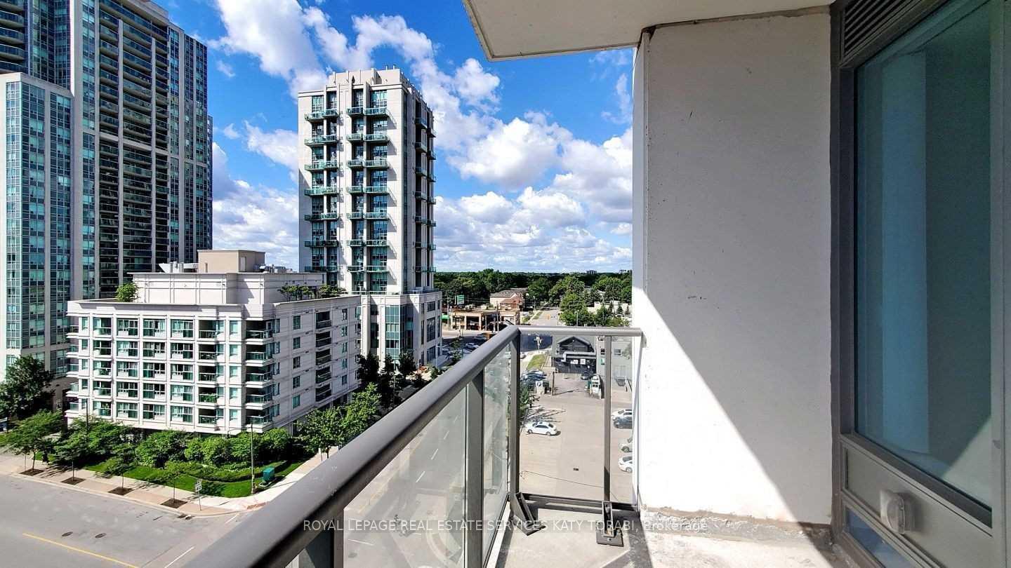 2 Bedrooms Condo at 28 Avondale, Toronto For sale