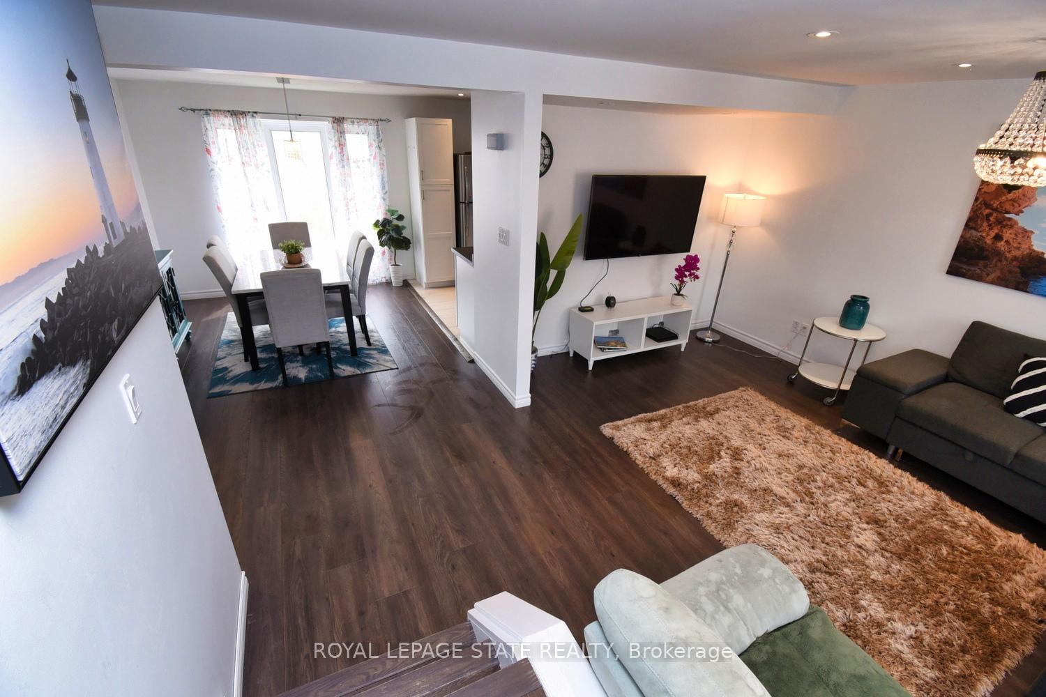 3 Bedrooms Condo at 1255 Upper Gage,  Hamilton For sale