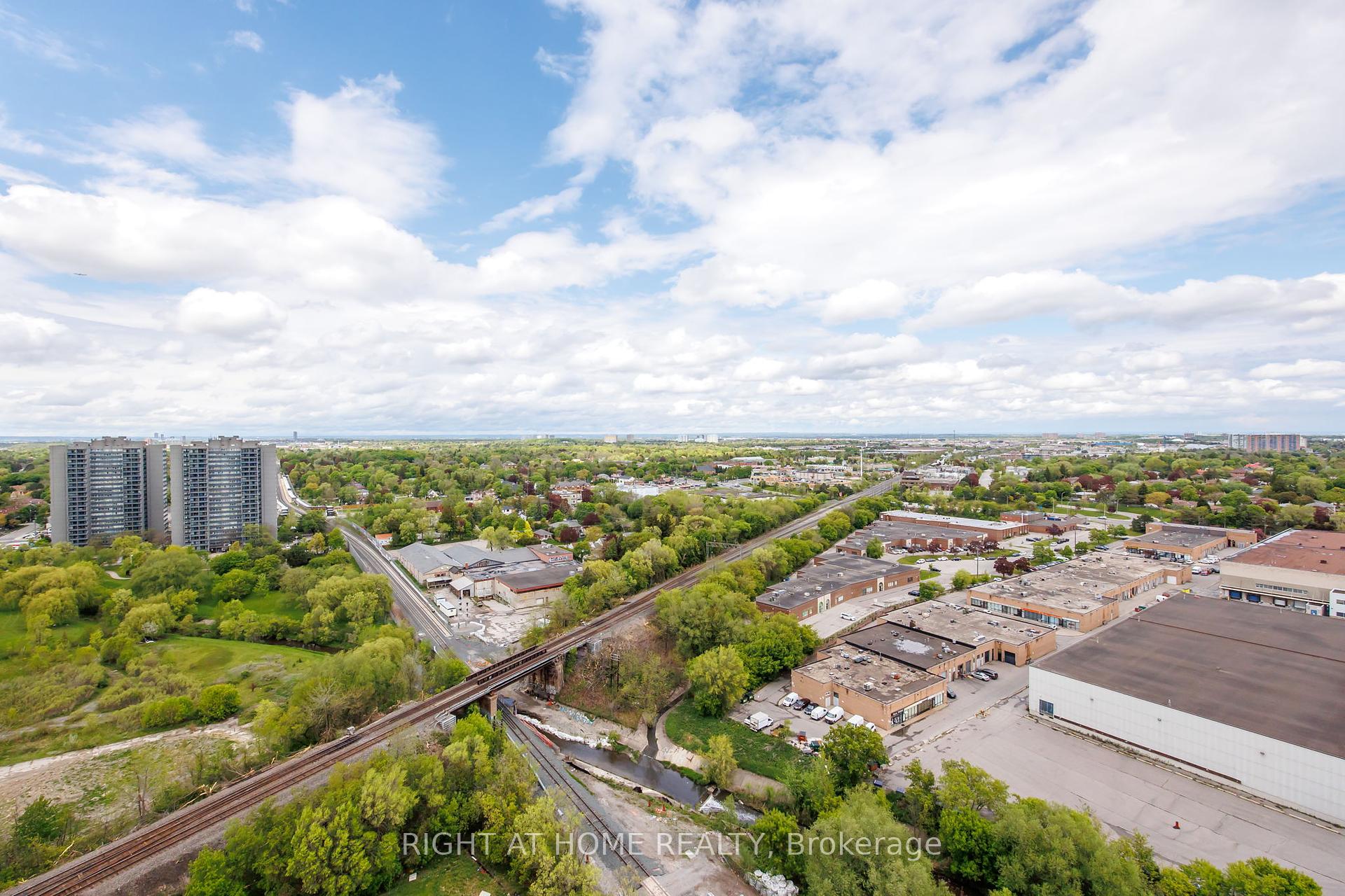 2 Bedrooms Condo at 225 Village Green, Toronto For sale
