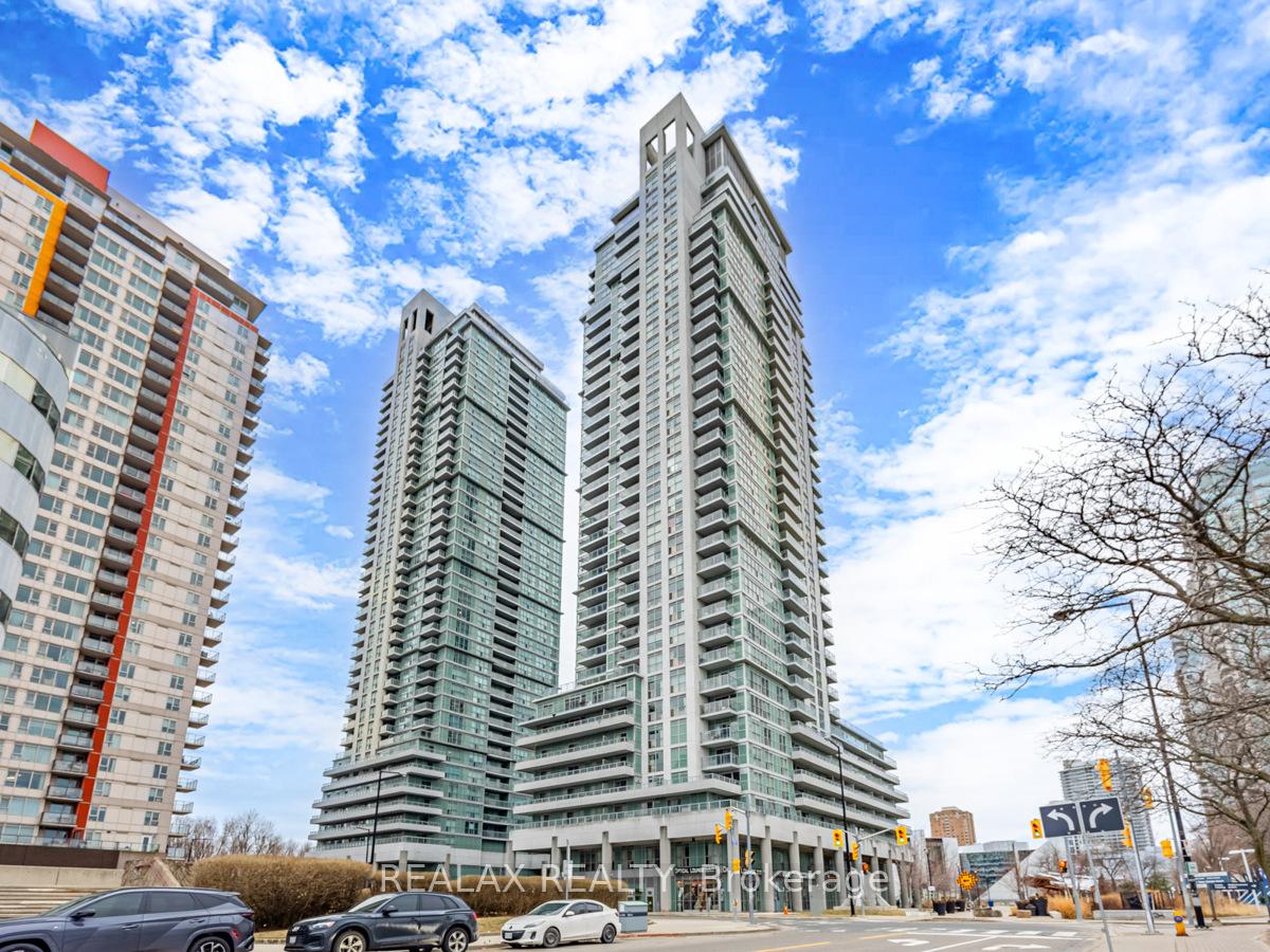 3 Bedrooms Condo at 70 Town Centre,  Toronto For sale
