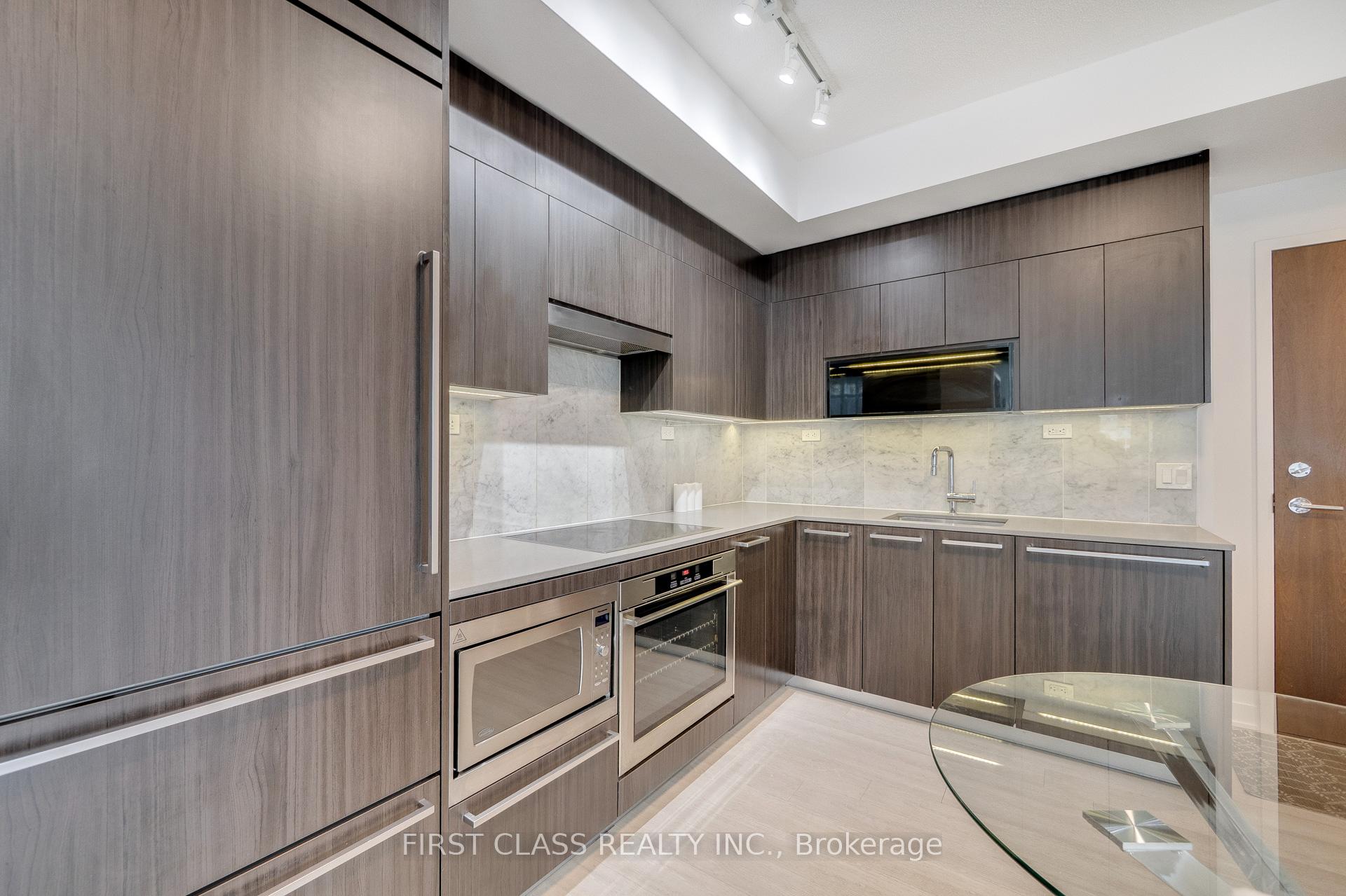 3 Bedrooms Condo at 80 Queens Wharf, Toronto For sale