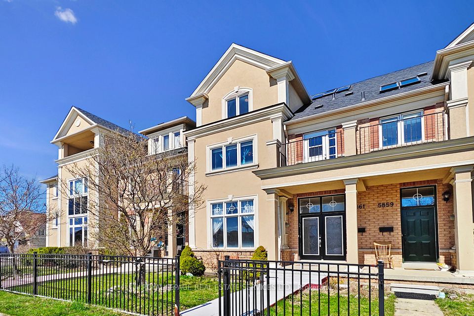 5861 Tenth Line, Mississauga, ON L5M 6V4