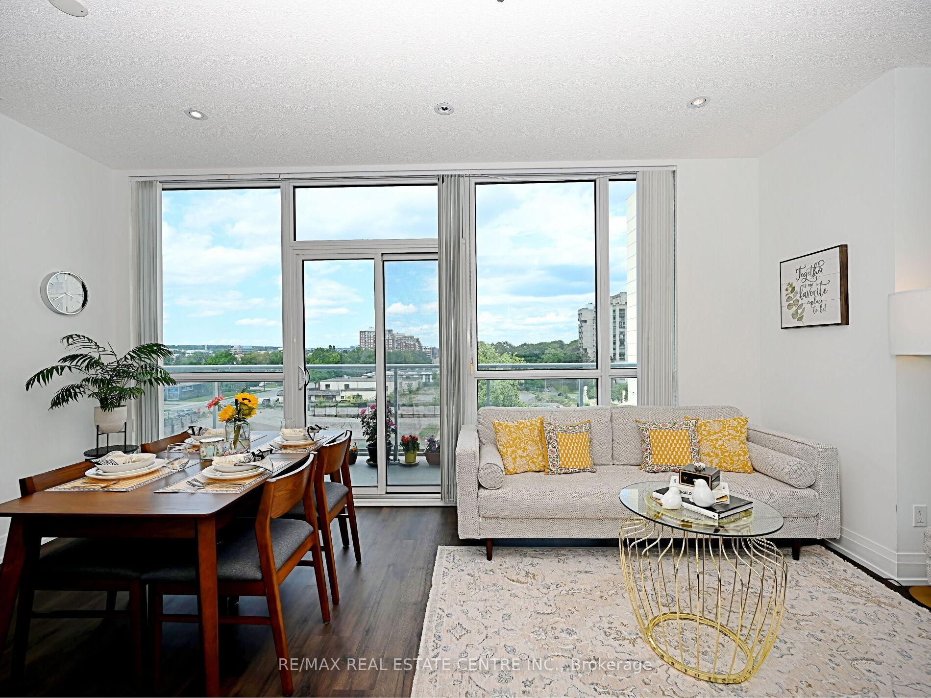 2 Bedrooms Condo at 65 Speers, Oakville For sale