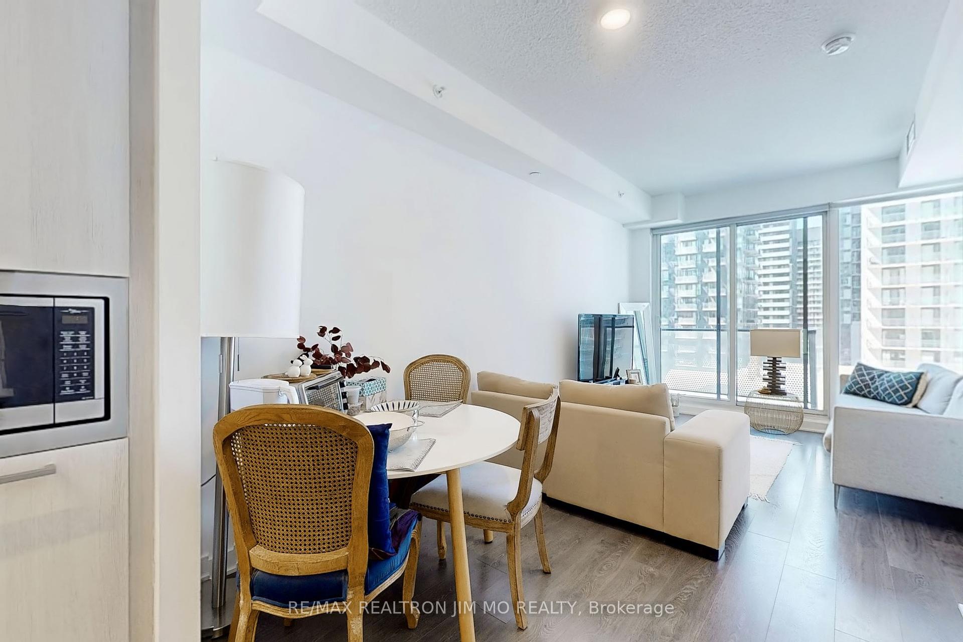 1 Bedroom Condo at 125 Blue Jays, Toronto For sale