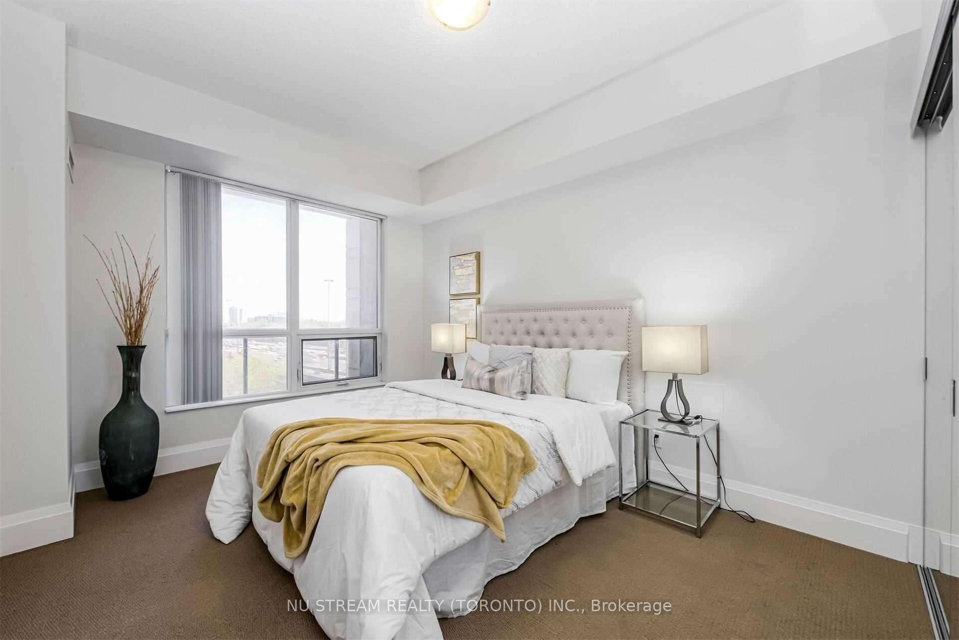2 Bedrooms Condo at 100 Harrison Garden,  Toronto For sale